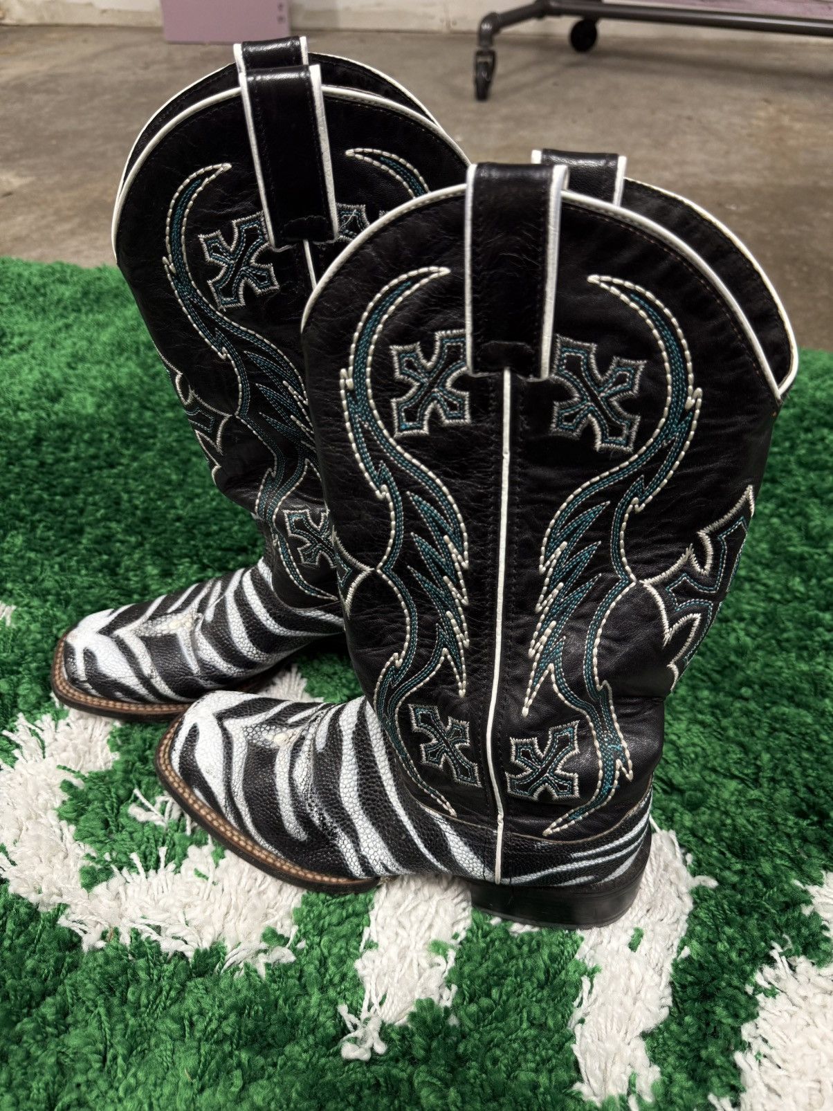 Vintage Vintage Zebra Paint Exotic Leather Cross Cowboy Boots 6.5 Size US 6.5 / EU 39-40 - 4 Thumbnail