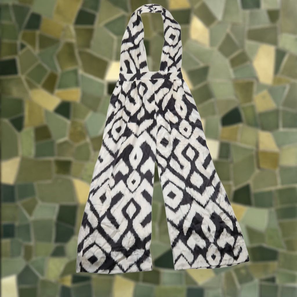 Banana Republic Banana Republic Silk Wide-Leg Jumpsuit Cream Black Ikat Print 6 Womens Party/Cocktail Geometric Sleeveless Wide-Leg"} Size 28" / US 6 / IT 42 - 1 Thumbnail