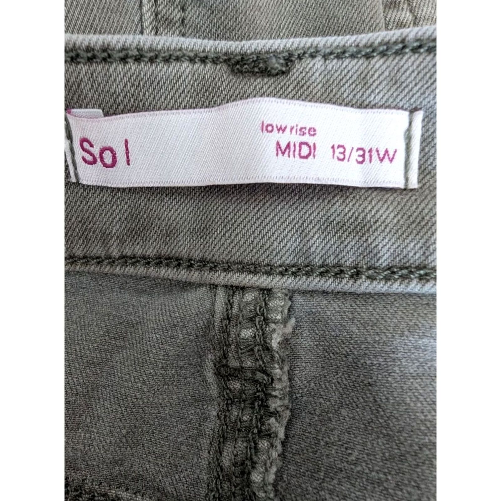 Vintage SO Army Green Distressed Denim Stretch Midi Shorts Women Cotton Blend Size 13 31 Juniors Regular Rise Mid Front Flat Front Cuffed Hem Size 34" / US 12 / IT 48 - 3 Thumbnail