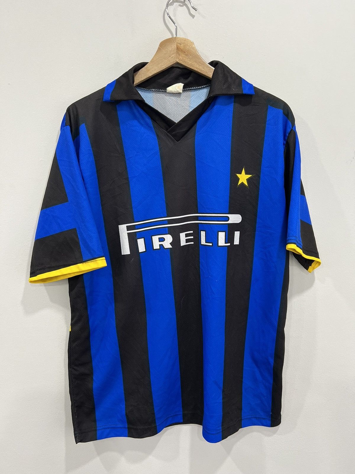 Japanese Brand Vintage Inter Milan Recoba Soccer jersey pirelli Size US L / EU 52-54 / 3 - 1 Thumbnail
