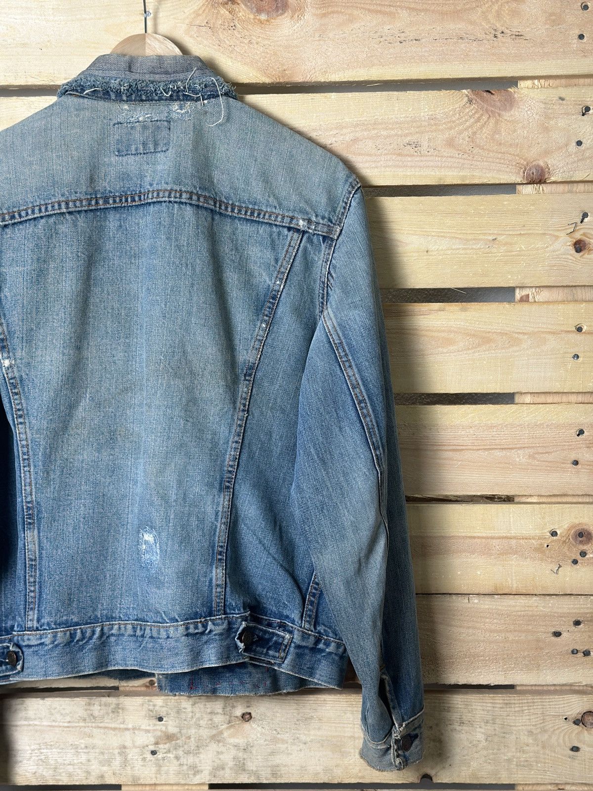 Levi's × Vintage Vintage Distressed Levi’s Denim Jacket Size US M / EU 48-50 / 2 - 10 Thumbnail