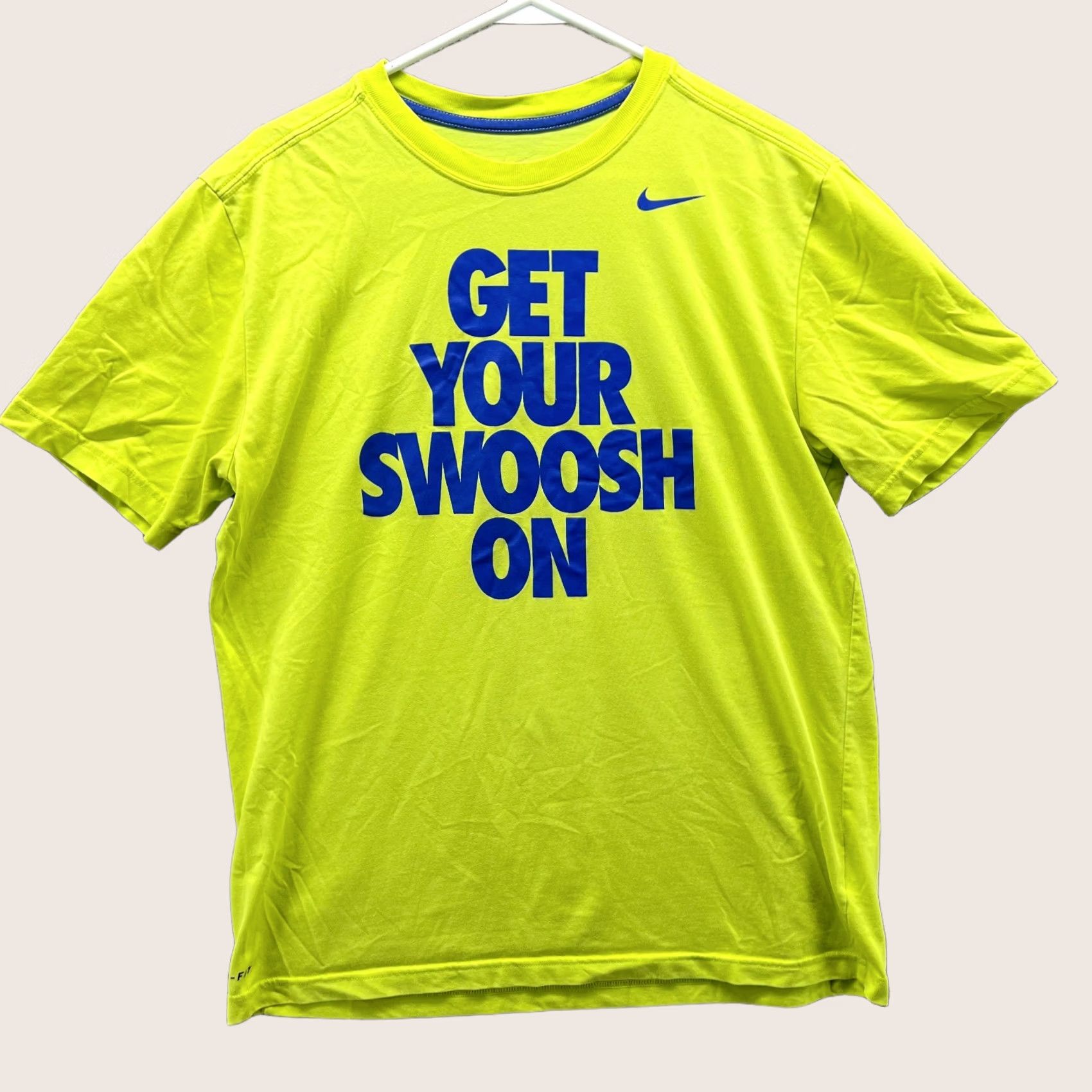 Nike VINTAGE Nike Shirt Mens Small Green Neon Crewneck Athletic Swoosh On Logo Jersey Knit Size US S / EU 44-46 / 1 - 1 Thumbnail