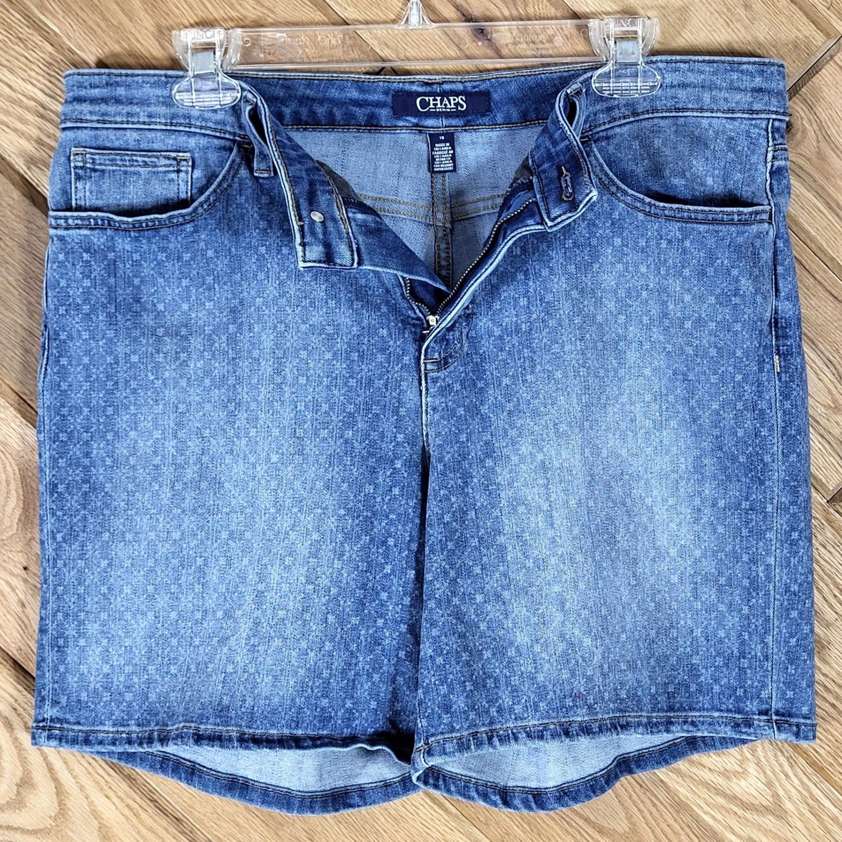 Chaps Chaps Denim Shorts Women 12 Bermuda Stretch Pockets Blue Star Print Medium Wash Casual Size 34" / US 12 / IT 48 - 3 Thumbnail