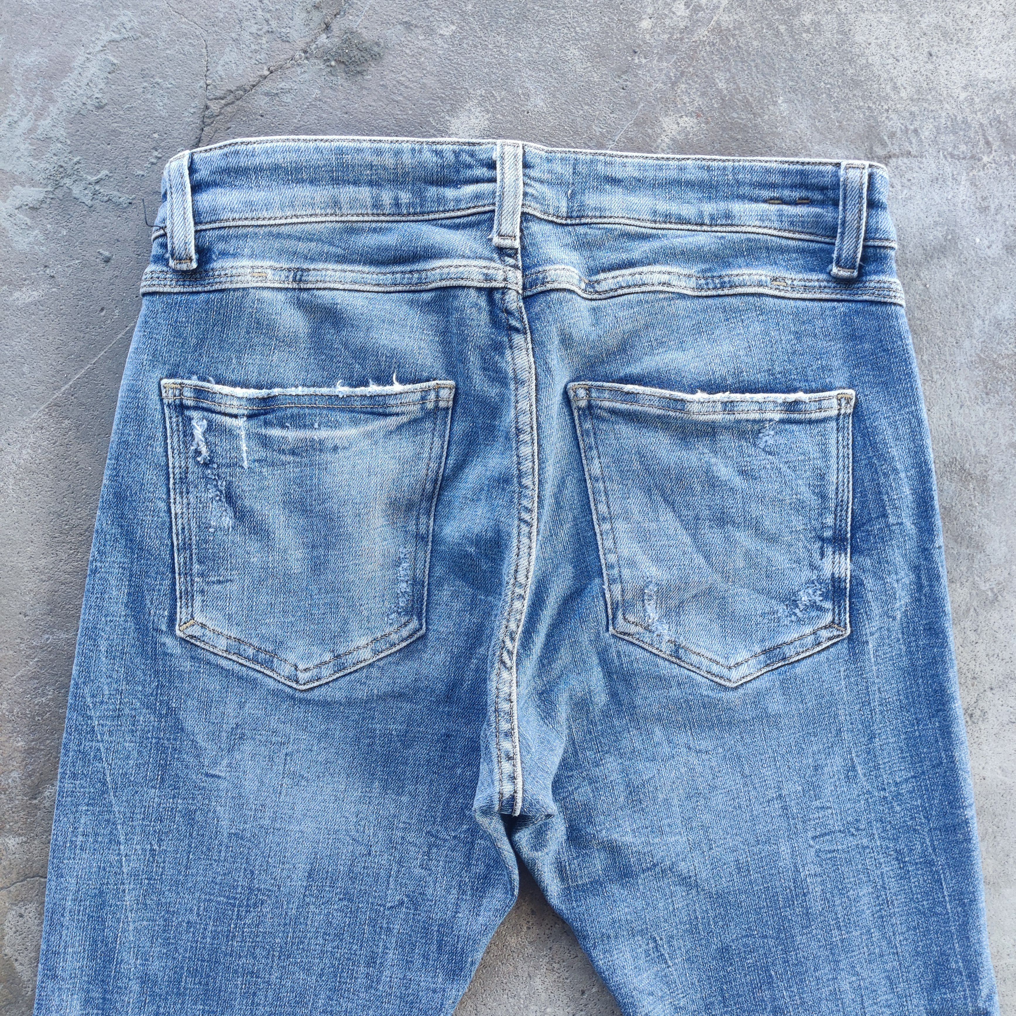 Japanese Brand Vintage Zara Brand Button Jeans Ripped Faded pants Size US 31 - 10 Thumbnail