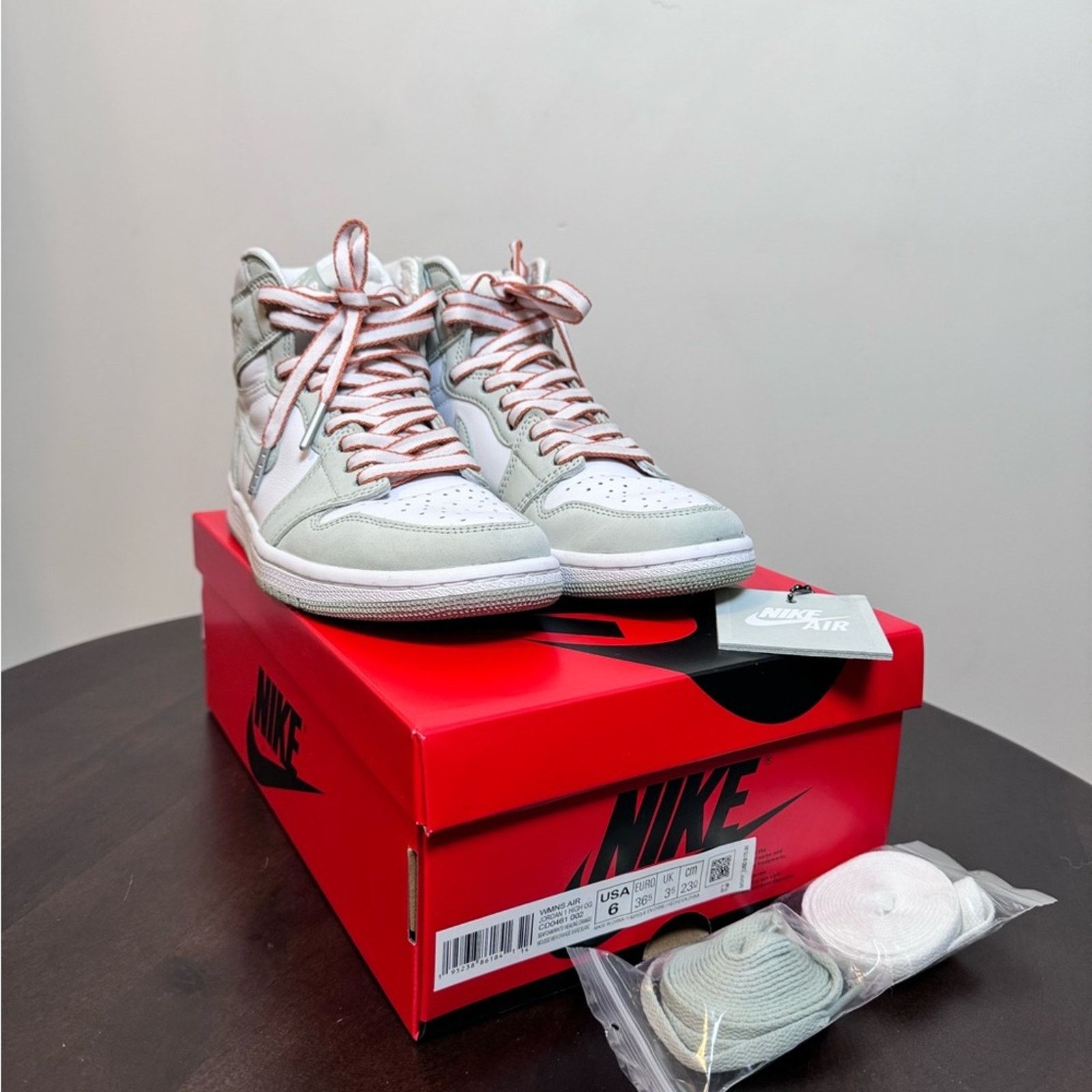Jordan Brand Air Jordan 1 Retro High OG Seafoam - Size 6 Size US 6 / IT 36 - 9 Thumbnail