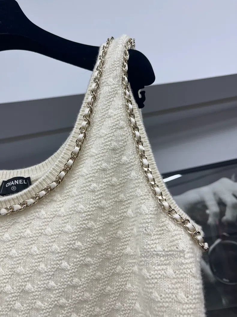 Chanel Chanel 23B white chain vest top Size S / US 4 / IT 40 - 2 Thumbnail