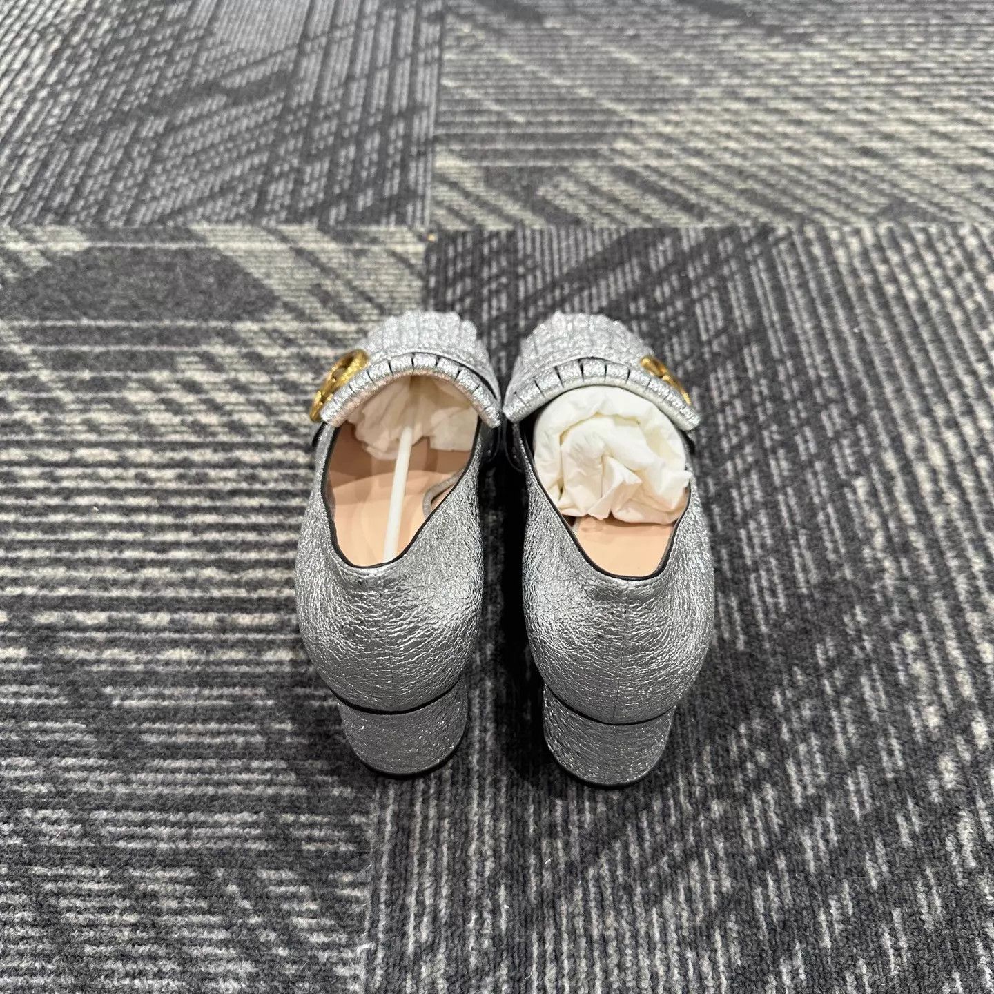 Gucci Gucci Women's Silver Tassel Heels 36.5 Size US 6 / IT 36 - 3 Thumbnail