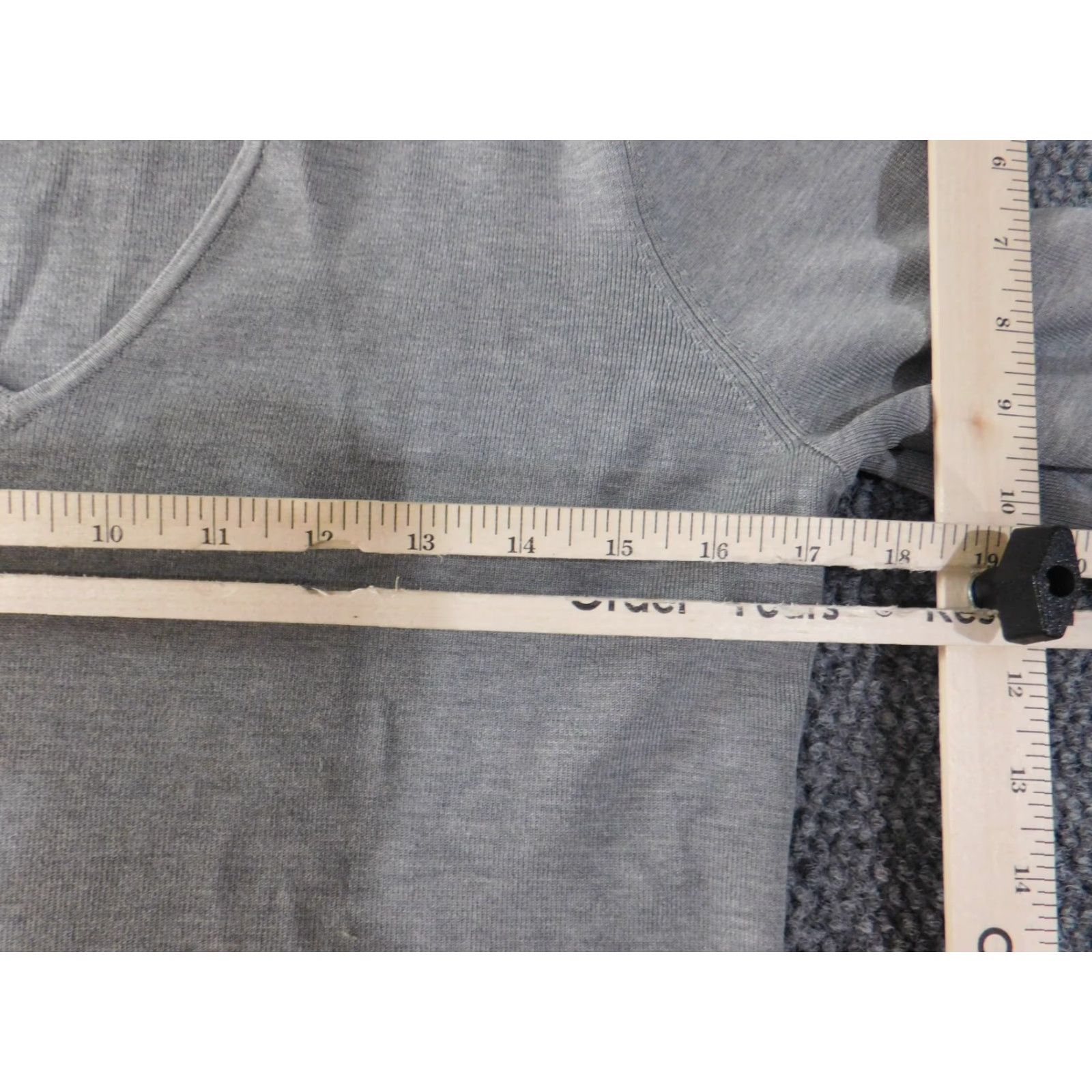 Ann Taylor Ann Taylor Sweater Womens V-Neck Pullover Knit Cable-Knit M Gray Silk Size M / US 6-8 / IT 42-44 - 7 Thumbnail