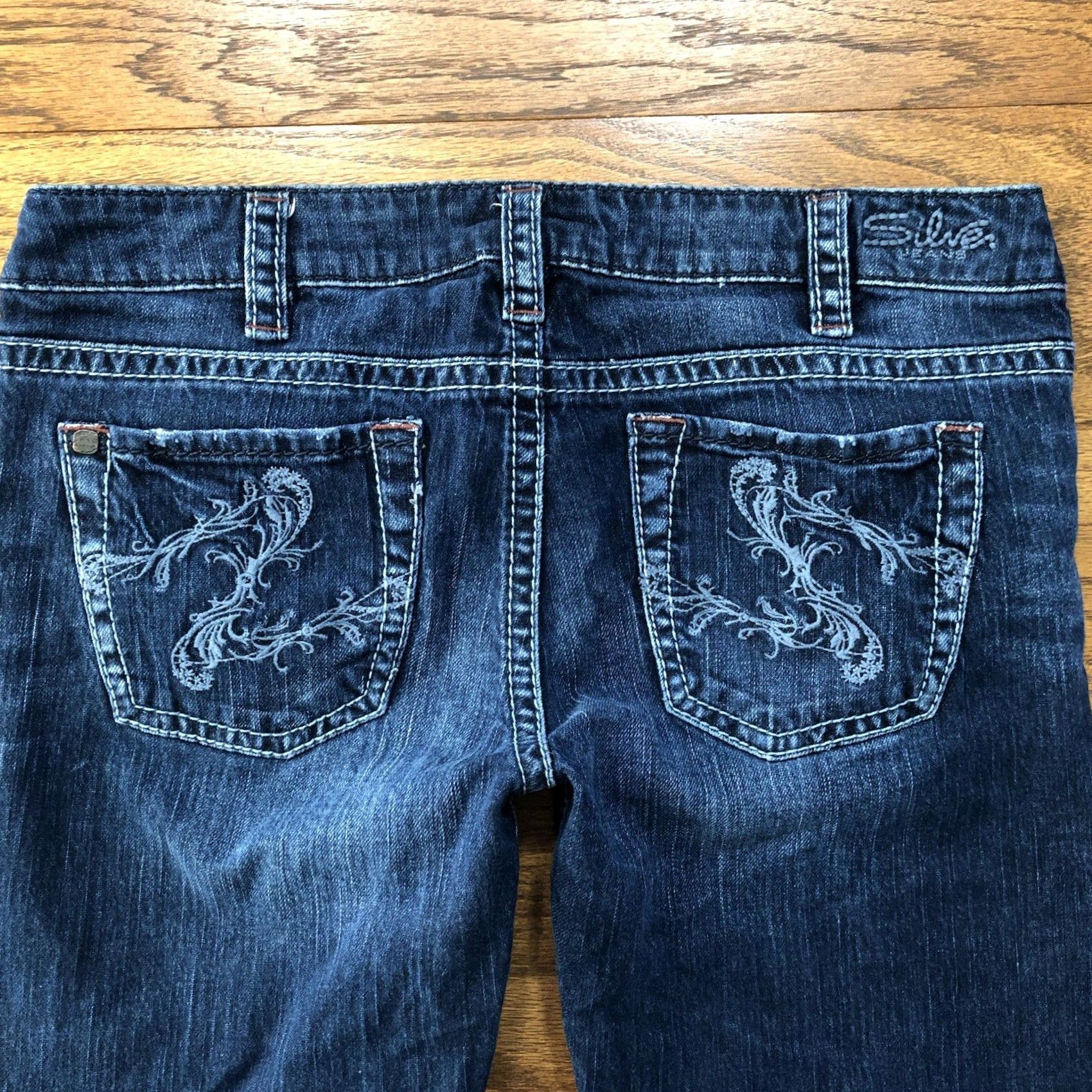Silver Jeans Co. Silver Jeans Santorini Womens Jeans Straight Inseam 26 Blue Denim Stretch Medium Wash 5-Pocket Regular Fit Female Fashion Bohemian Modern Size 30" / US 8 / IT 44 - 3 Thumbnail