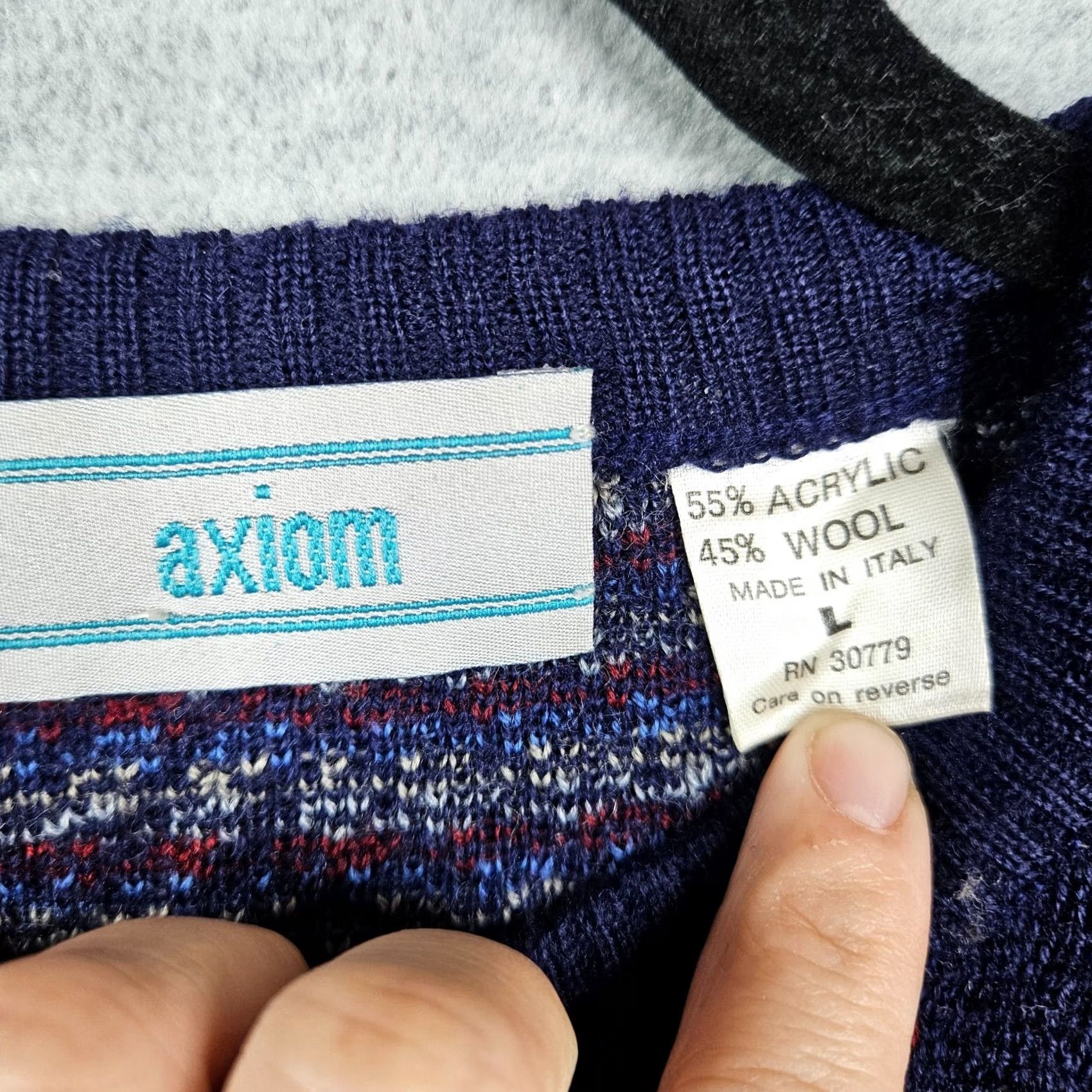 Vintage Axiom Mens Crew Neck Blue Pull over Long Sleeve Sweater L Knit Wool Acrylic Regular Size L Pullover Solid 90s Theme Size US L / EU 52-54 / 3 - 3 Thumbnail