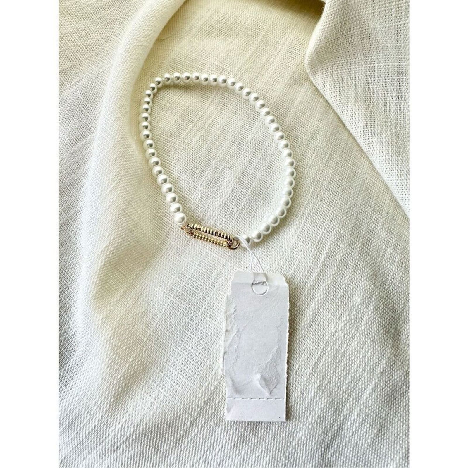 Nordstrom Nordstrom Faux Pearl Bracelet with Gold Latch Size ONE SIZE - 5 Thumbnail