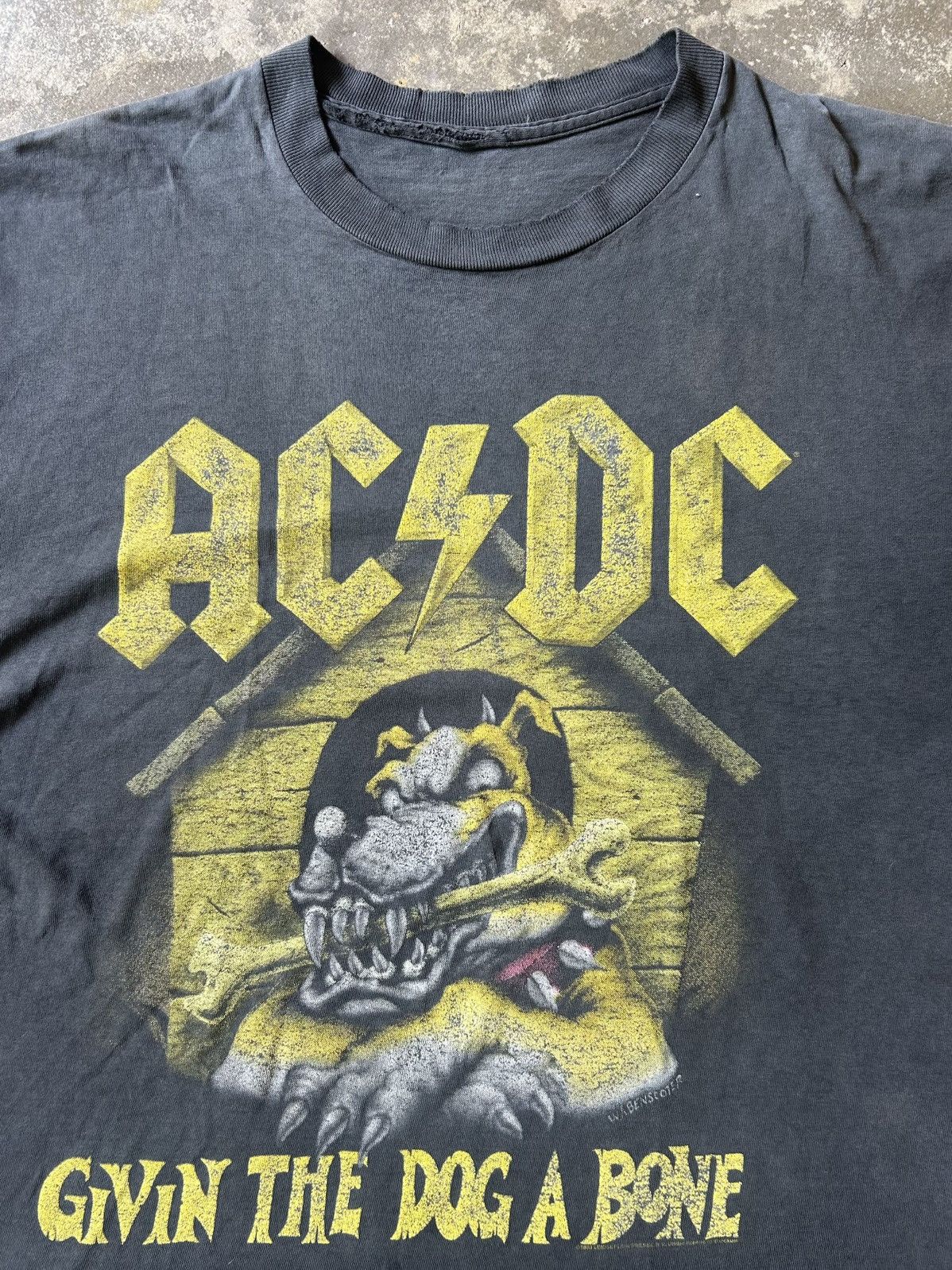 Band Tees Vintage ACDC given the dog a bone Shirt Size US XL / EU 56 / 4 - 3 Thumbnail