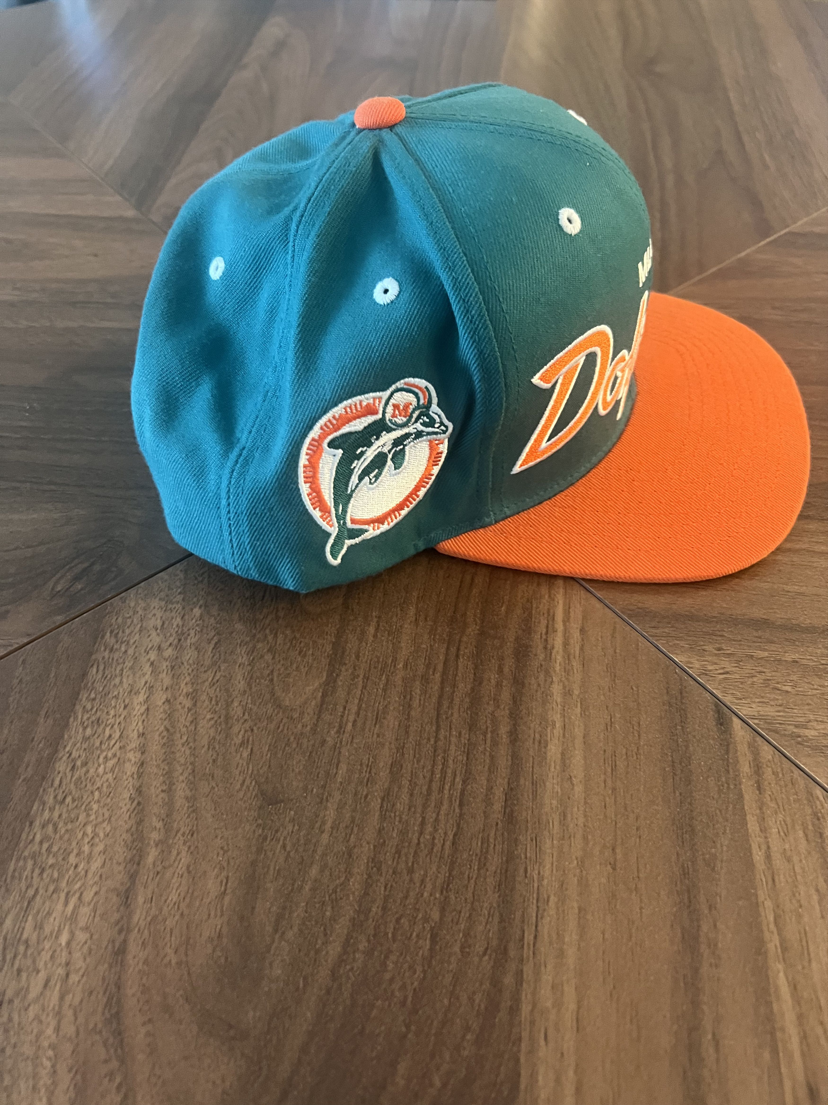 Mitchell & Ness Vintage Miami Dolphins Snapback Size ONE SIZE - 3 Thumbnail