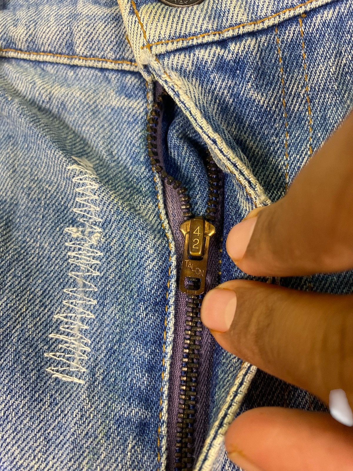Levi's × Levi's Vintage Clothing × Vintage Vintage Distressed Levis 517 Talon Zip Bootcut Jeans Size US 28 / EU 44 - 13 Thumbnail