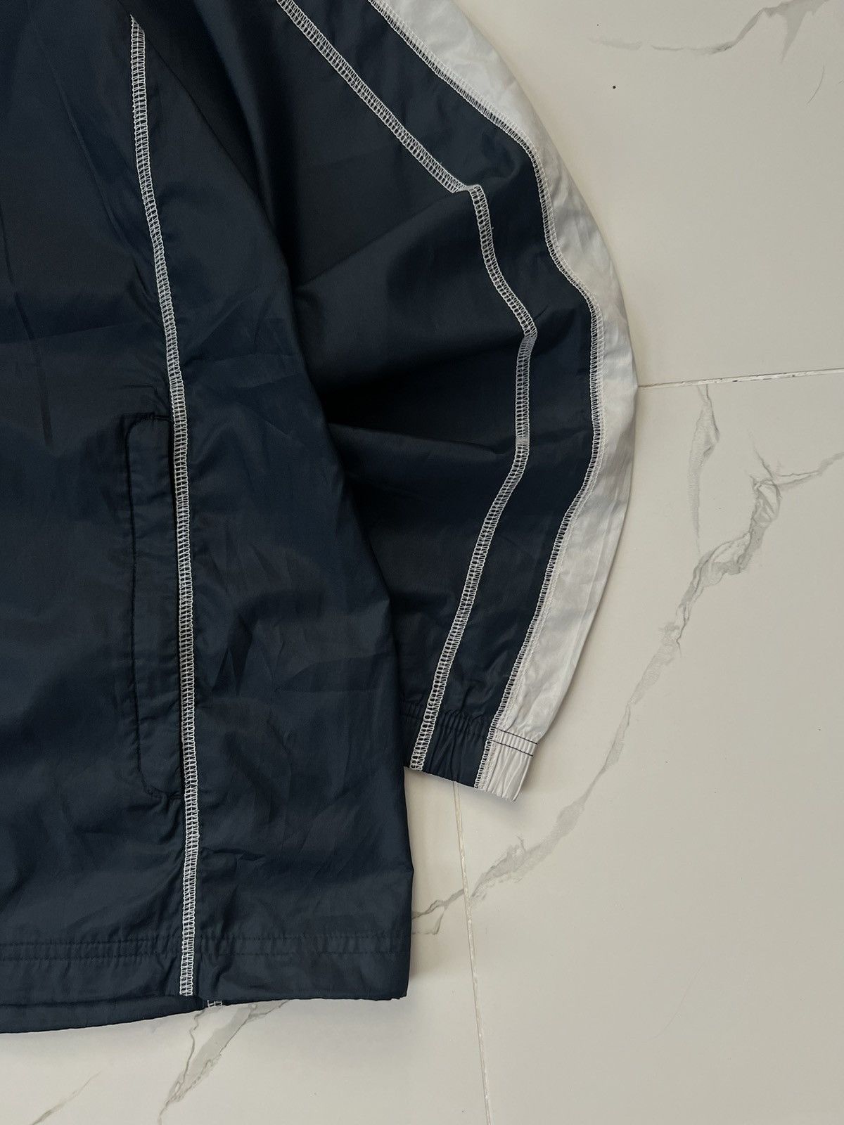 Nike × Vintage 90's NIKE Y2K SWOOSH BACK LOGO TRACK RARE JACKET Size US L / EU 52-54 / 3 - 2 Thumbnail