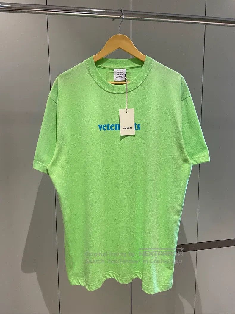 Vetements Avocado green lettering logo short-sleeve T-shir