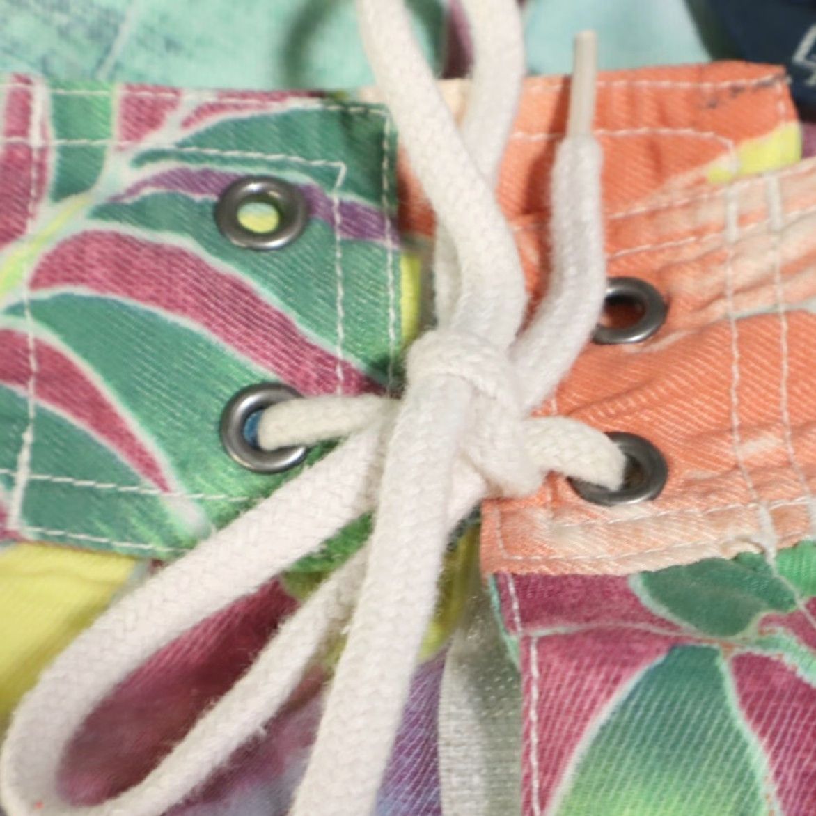 Polo Ralph Lauren Polo Ralph Lauren Board Floral Men's 34 Swimming Shorts Multi-Colored Cotton Blend Twill Regular Fit Size US S / EU 44-46 / 1 - 7 Thumbnail