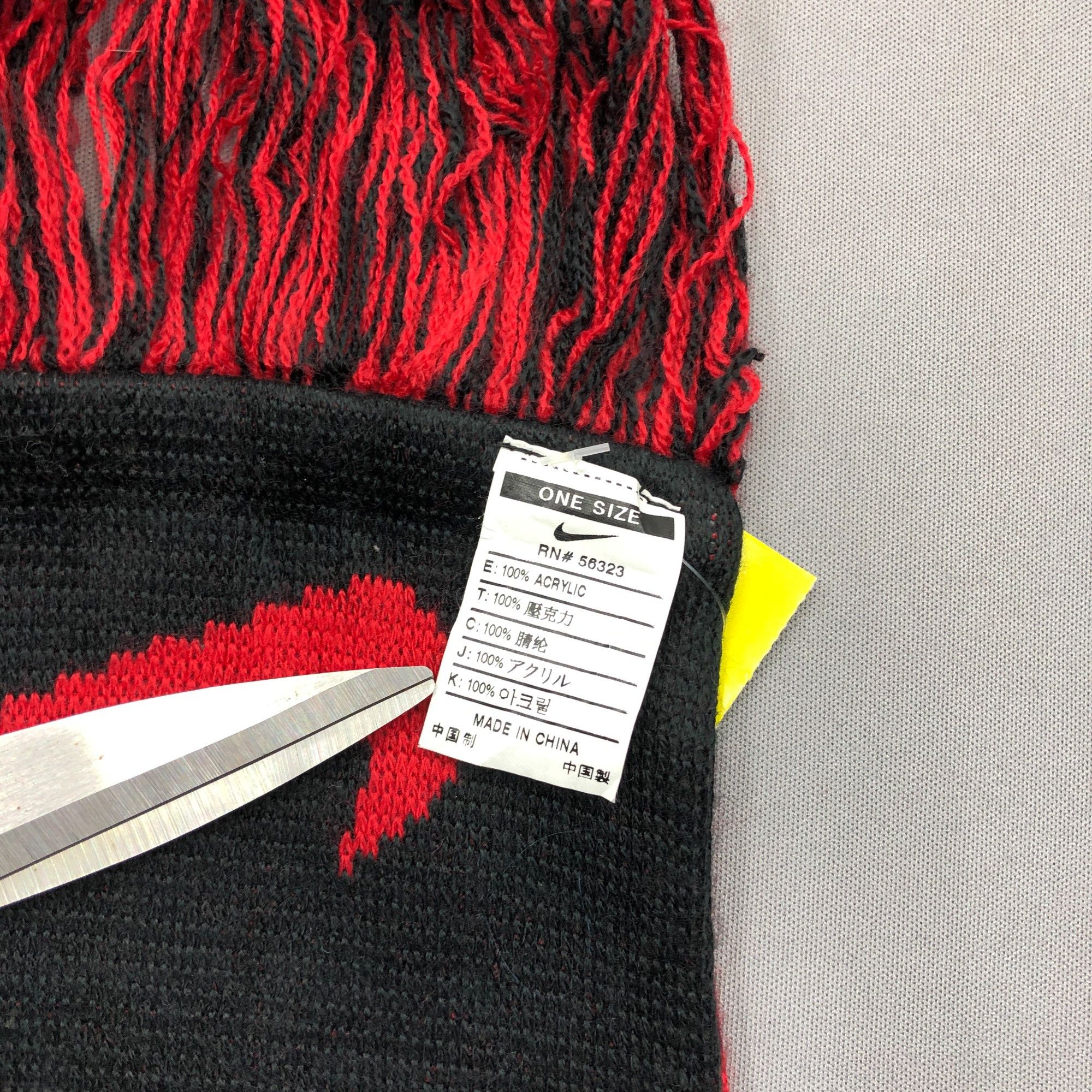 Nike Vintage Nike x Manchester United Scarf Wool Cashmere Scarves Size ONE SIZE - 10 Thumbnail