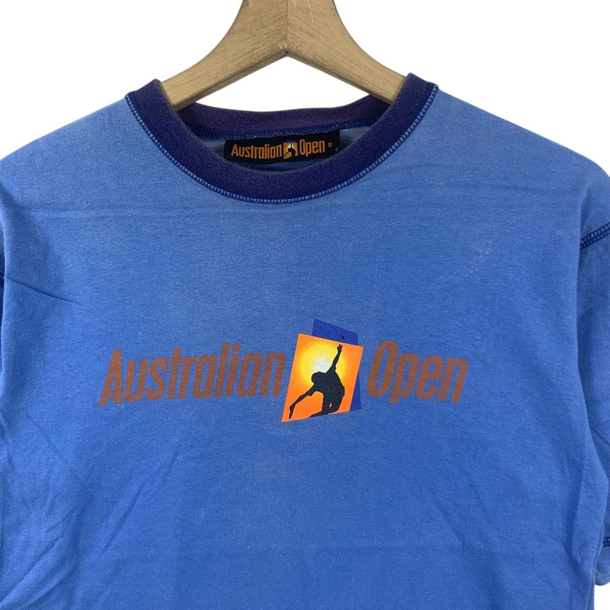 Vintage Vintage 2004 AUSTRALIAN OPEN Grand Slam Natural Faded Tee Size US S / EU 44-46 / 1 - 6 Thumbnail