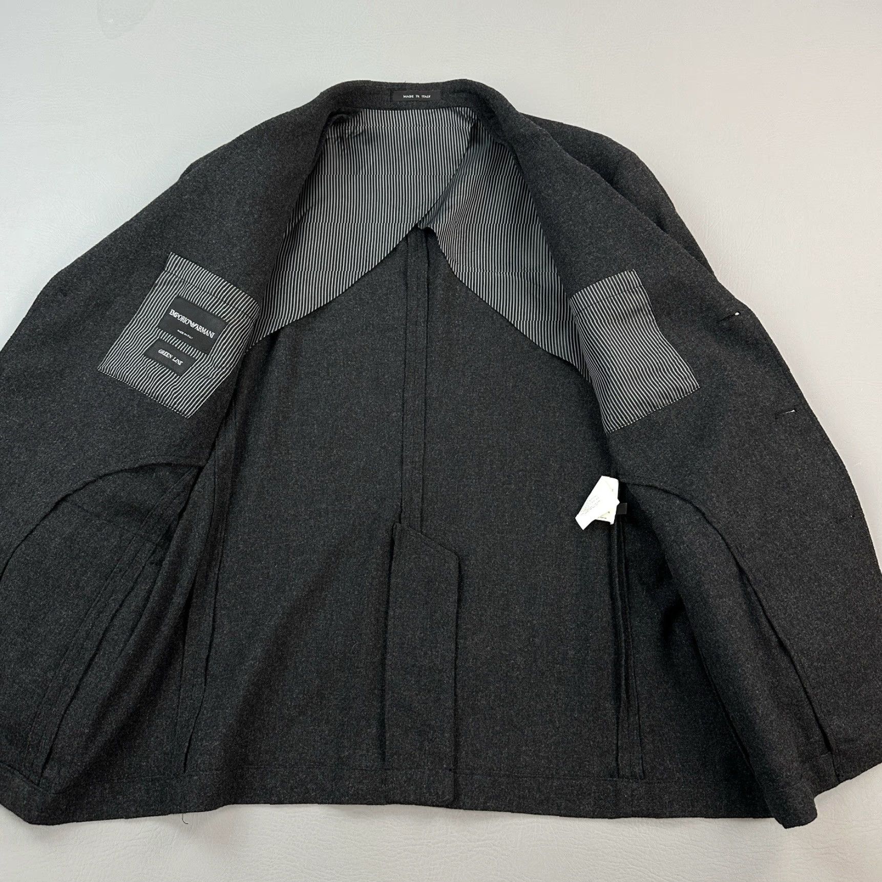 Emporio Armani VINTAGE Emporio Armani Blazer Mens 46 Wool Charcoal Gray Made in Italy Size 46R - 7 Thumbnail