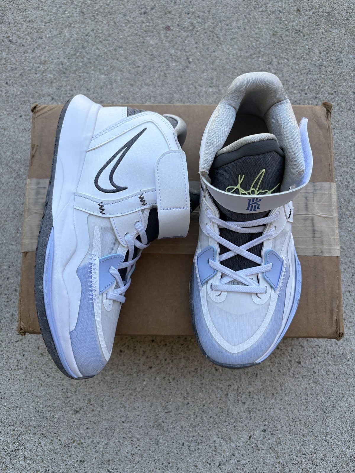 Nike 2022 Nike Kyrie Infinity “Smoke And Mirrors” (PS) Size 2.5Y Size US 4 / IT 34 - 5 Thumbnail