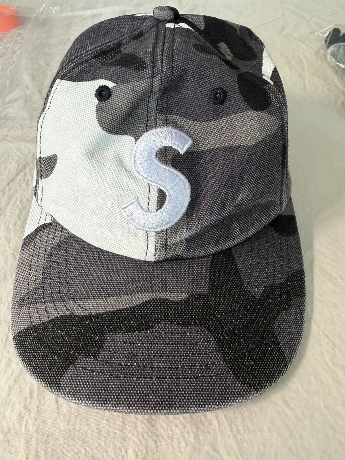 Supreme Supreme Camo S CANVAS LOGO 6 PANEL Size ONE SIZE - 1 Thumbnail