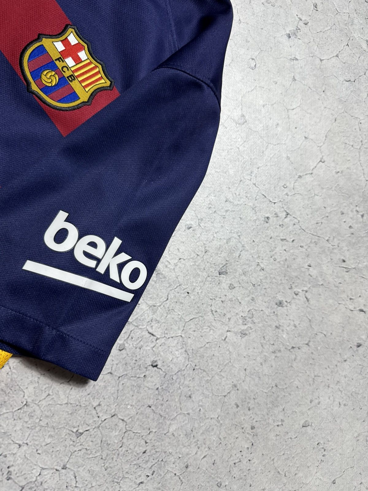 Nike Nike FC Barcelona 2015/2016 Vintage Soccer Jersey FCB Size US S / EU 44-46 / 1 - 8 Thumbnail