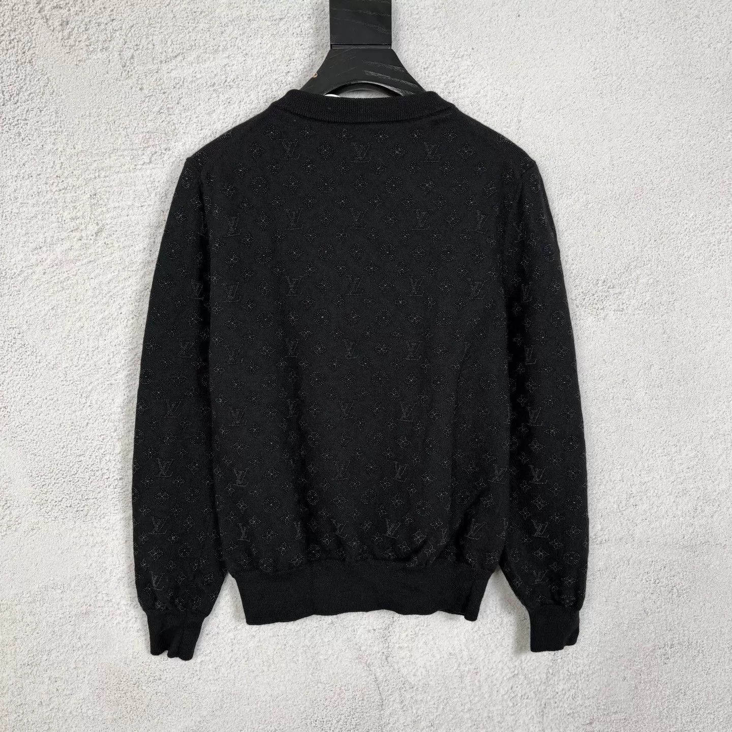 Louis Vuitton LV 2025ss Crystal-Embellished Logo Black Knit Wool Sweater Size S / US 4 / IT 40 - 2 Thumbnail