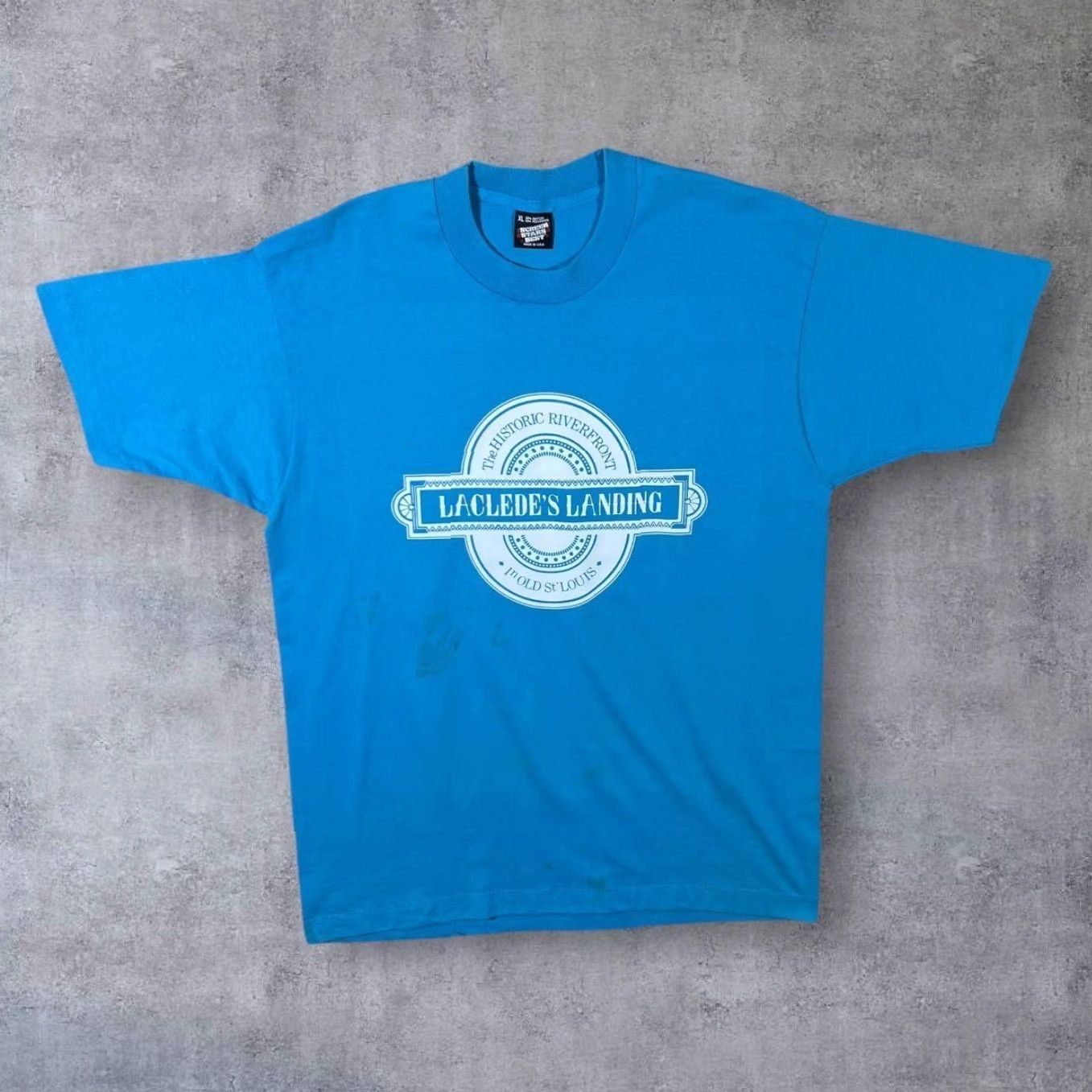 Vintage VINTAGE Screen Stars Lacledes Landing Tourist Graphic T-Shirt L XL Blue Mens Graphic Print 1990s Size US L / EU 52-54 / 3 - 2 Thumbnail