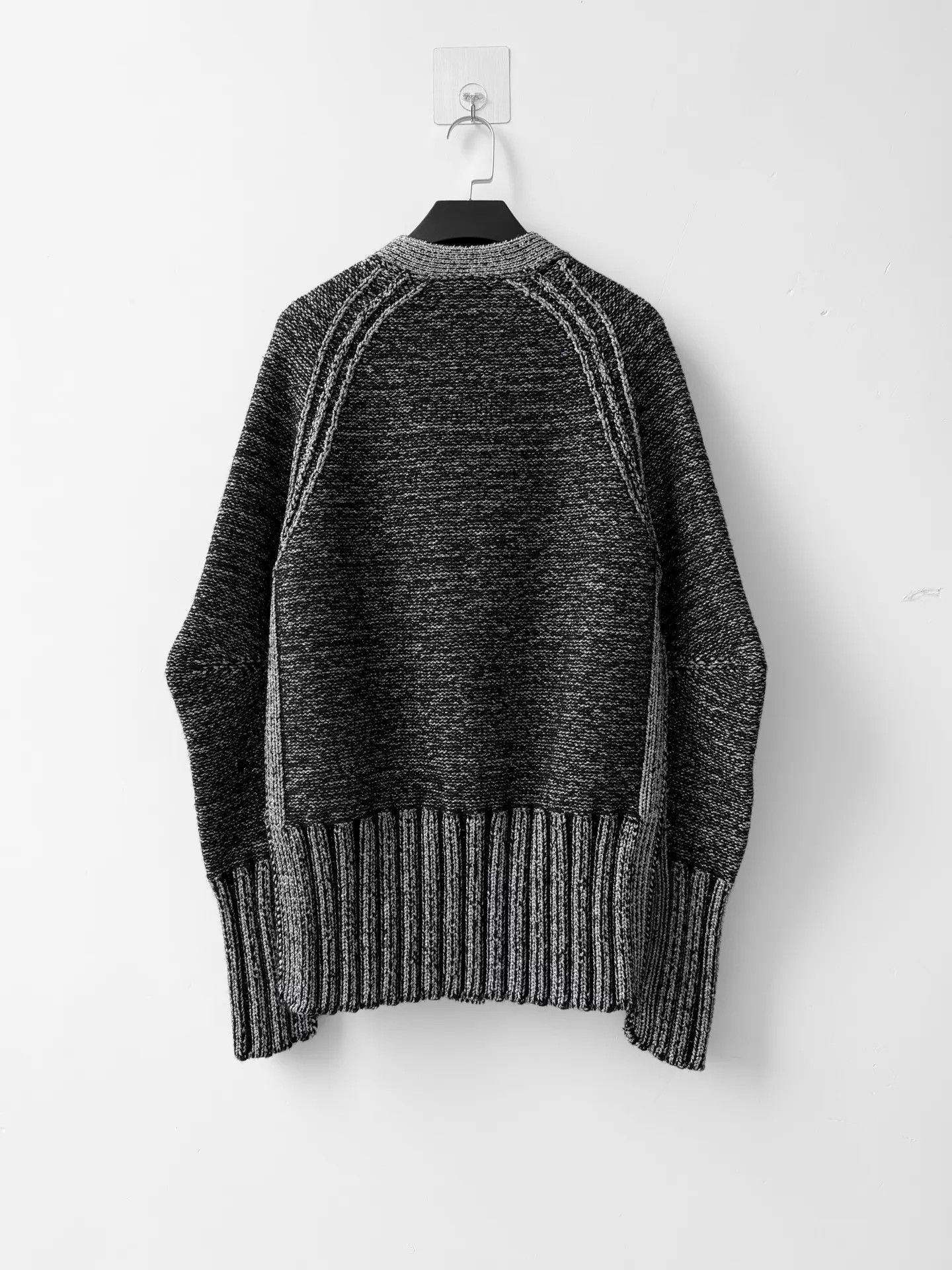 MM6 MM6 Margiela Y2K reflective silver thread cardigan Size S / US 4 / IT 40 - 3 Thumbnail