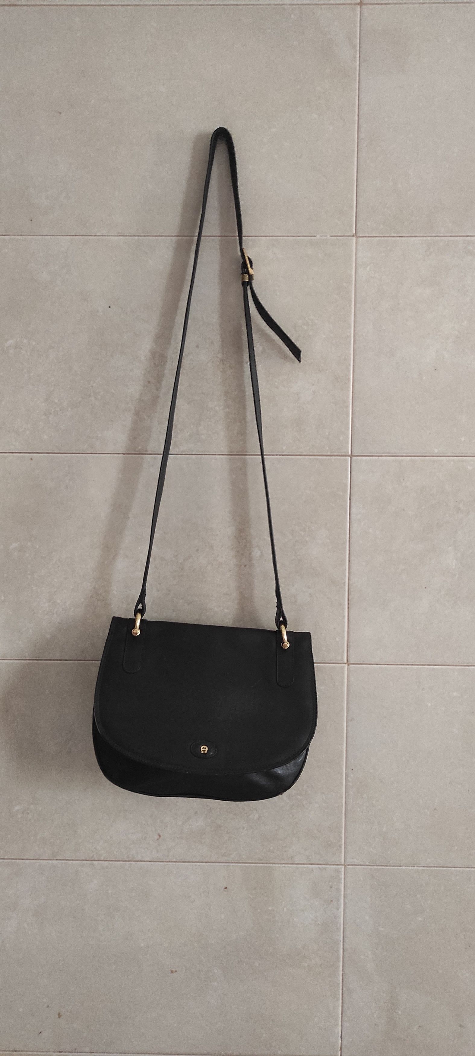 Etienne Aigner × Leather Vintage Etienne Aigner Black Glossy Leather Shoulder Bag Size ONE SIZE - 5 Thumbnail