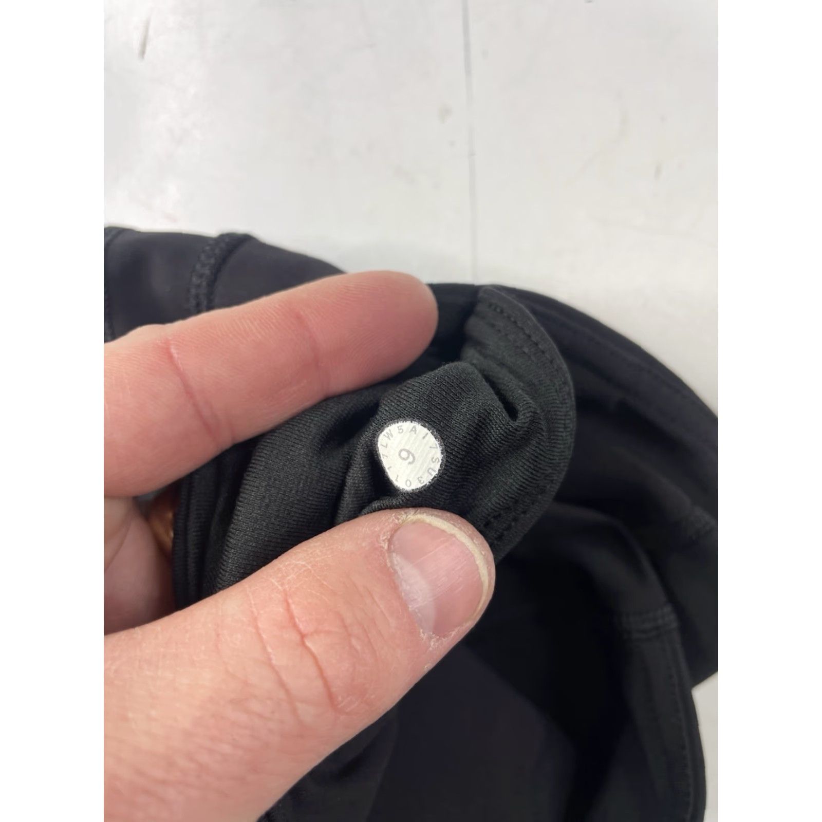 Lululemon Lululemon Leggings Ankle Black Size 6 Womens Skinny Stretch Activewear Yoga Perforated Calf Pants Nylon Spandex Size 28" / US 6 / IT 42 - 6 Thumbnail