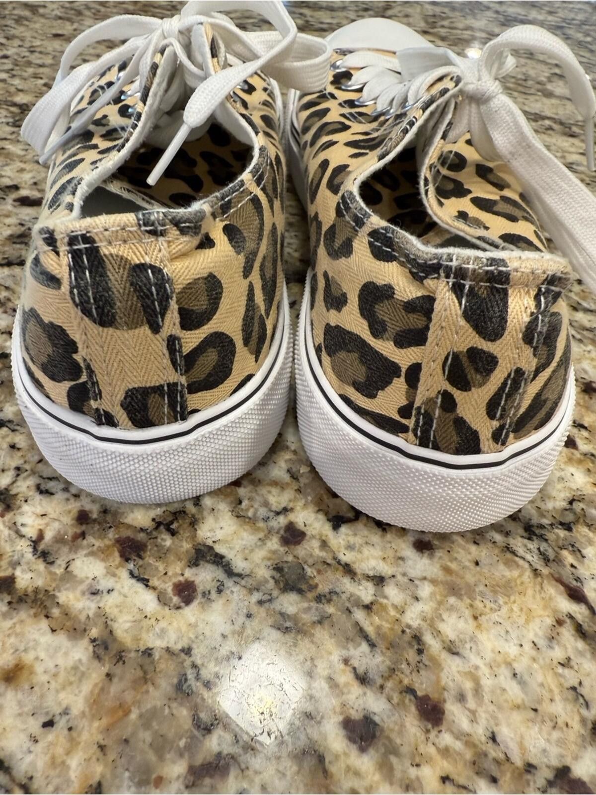 Other Unisex leopard print sneakers women’s SZ 8 Men’s 6 Size US 7.5 / IT 37.5 - 3 Thumbnail