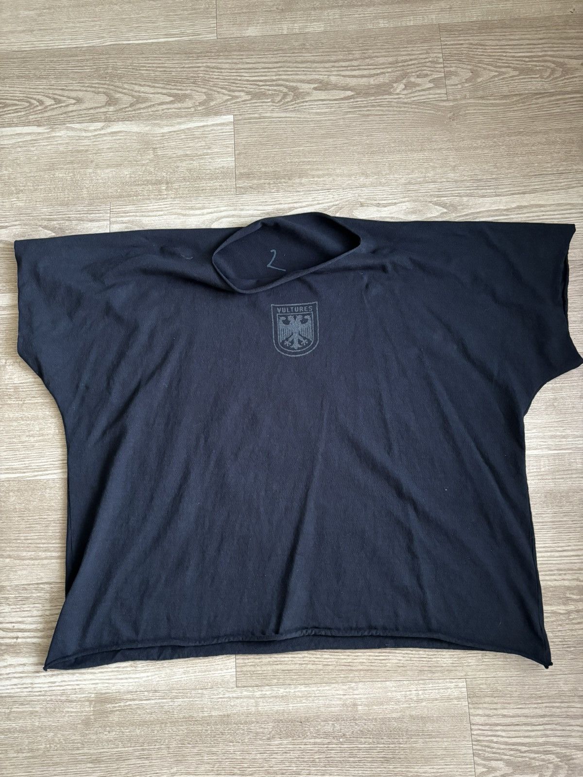 Yeezy Yeezy vultures tee Size US L / EU 52-54 / 3 - 1 Thumbnail