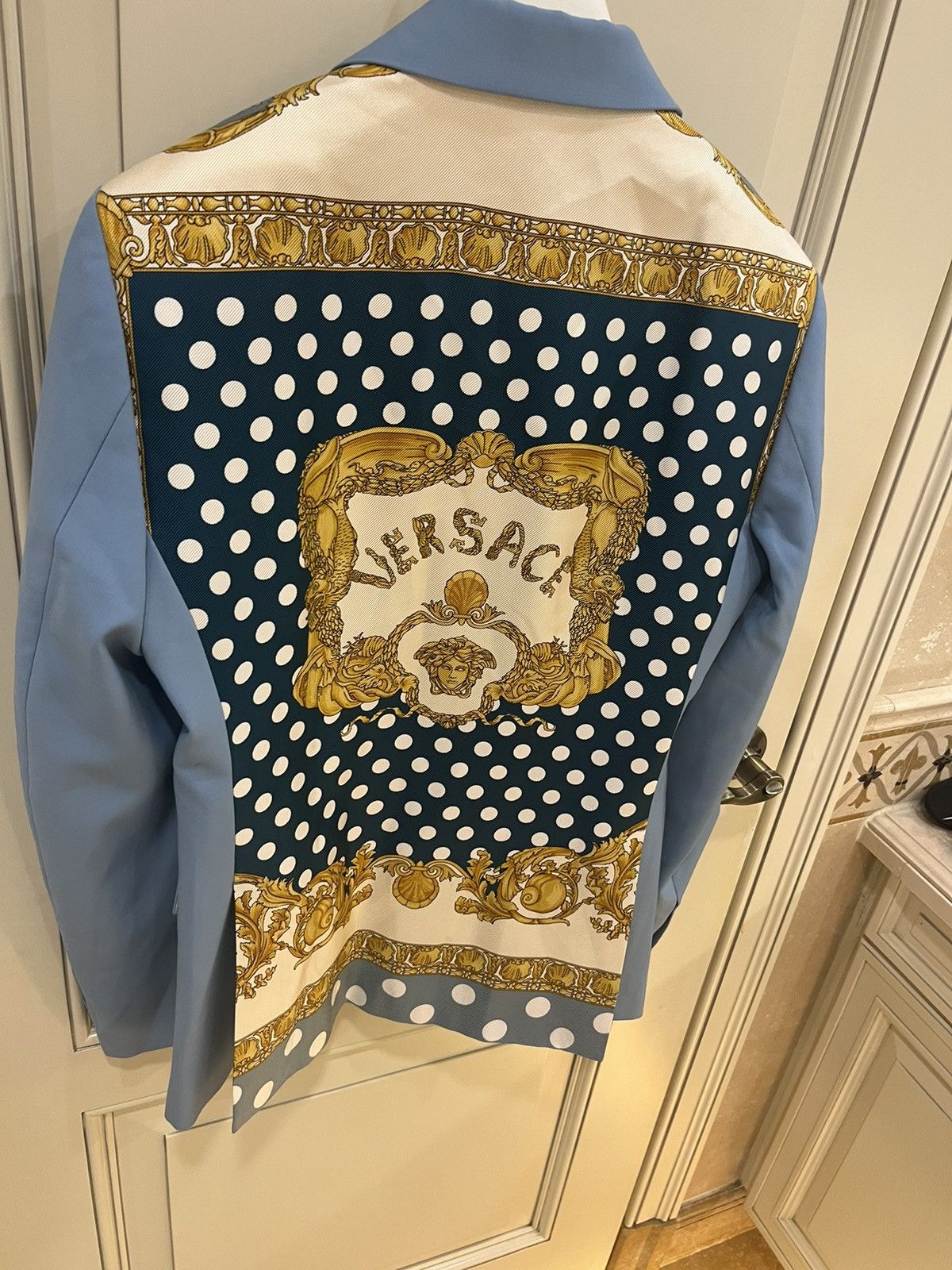 Versace Seashell Baroque blazer with silk back size48 Size 48R - 12 Thumbnail