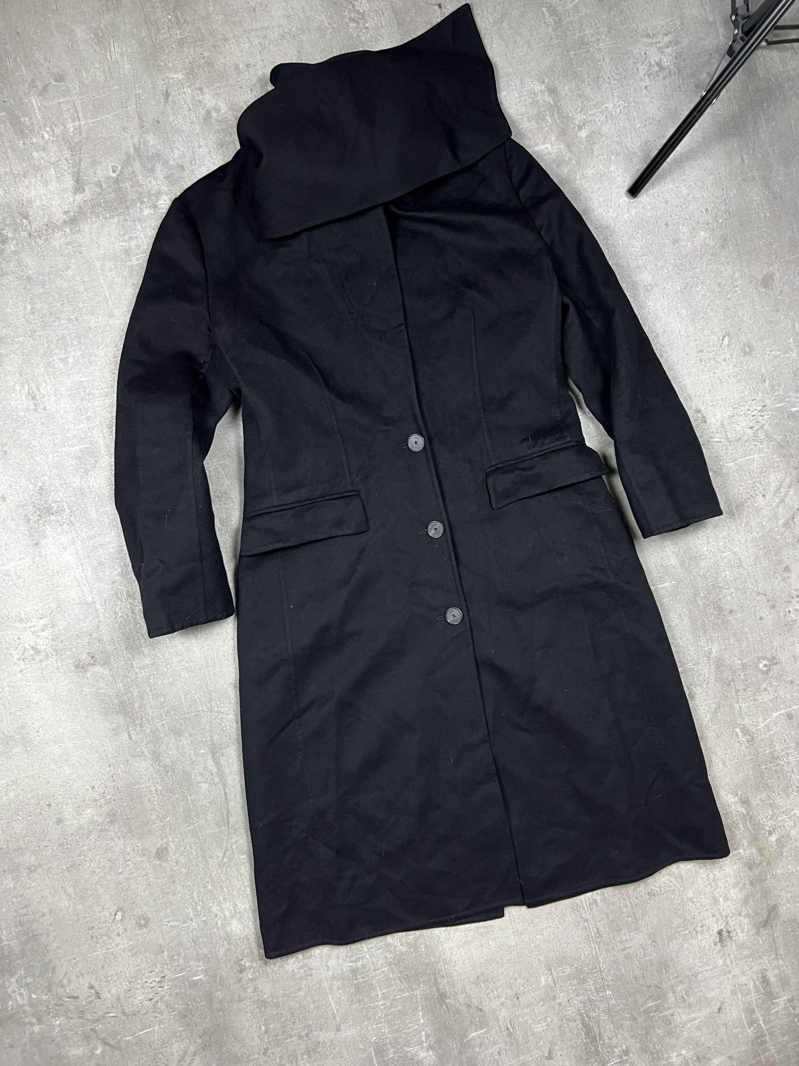 Salvatore Ferragamo salvatore ferragamo coat size M wool legit Size M / US 6-8 / IT 42-44 - 1 Thumbnail