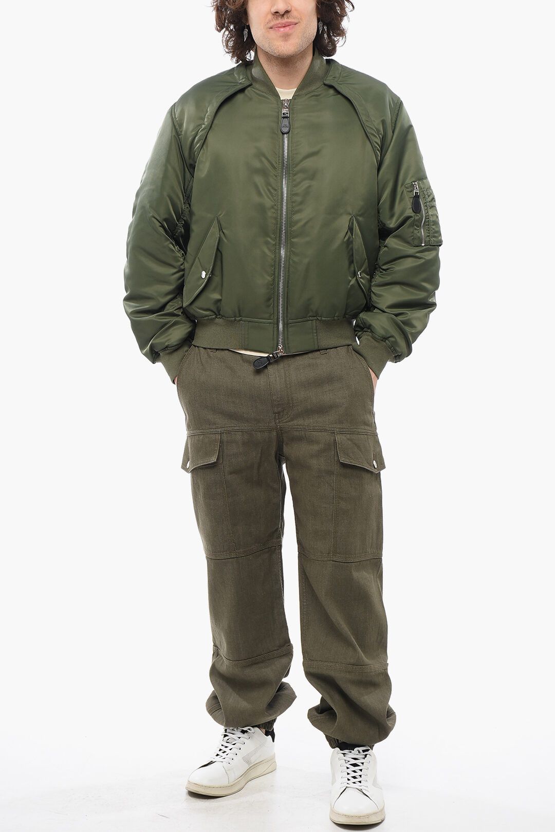 Alexander McQueen og1mm0925 Padded Bomber Jacket in Military Green Size US M / EU 48-50 / 2 - 4 Thumbnail