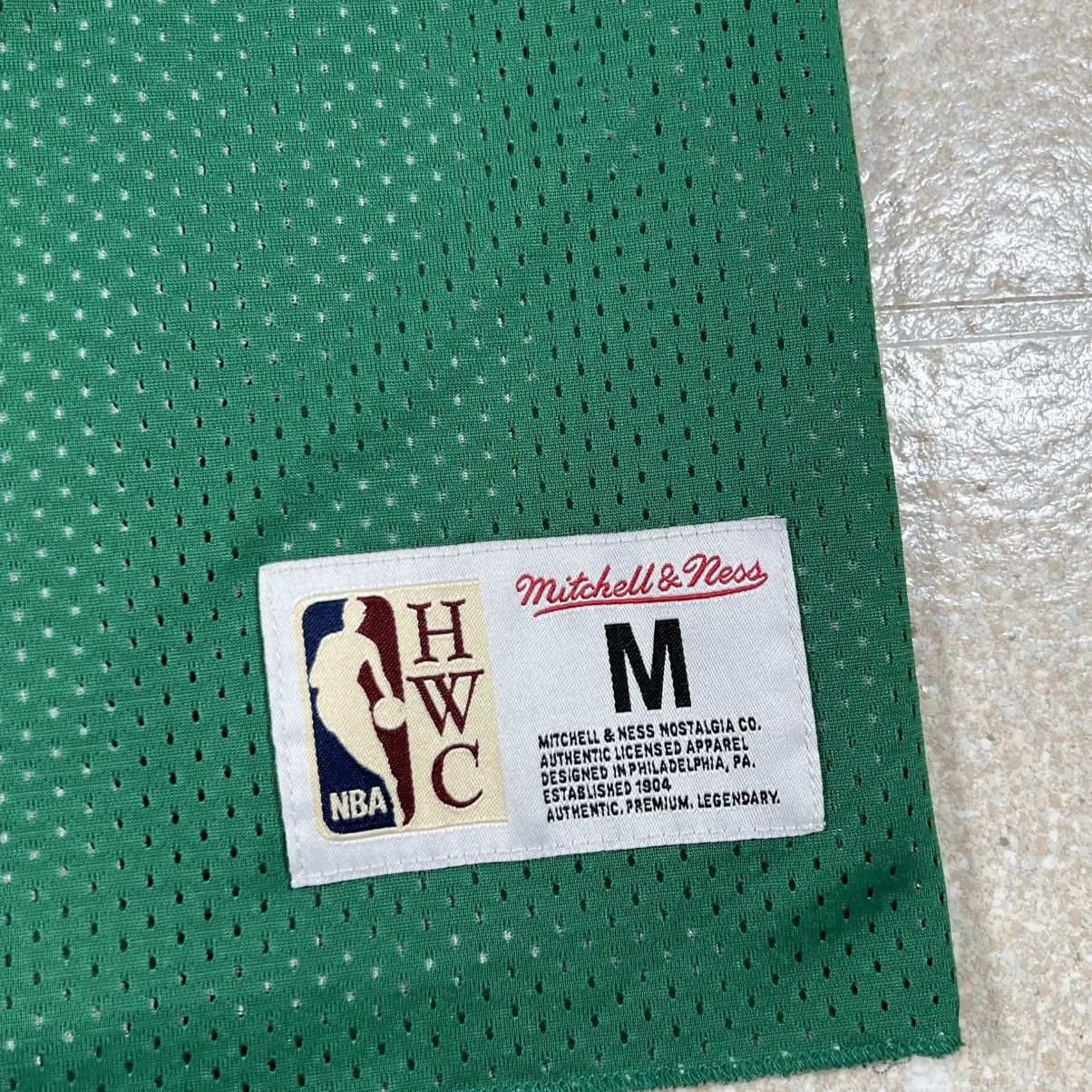 Mitchell & Ness Mitchell & Ness NBA Jersey Boston Celtics Larry Bird #33 Size US M / EU 48-50 / 2 - 2 Thumbnail