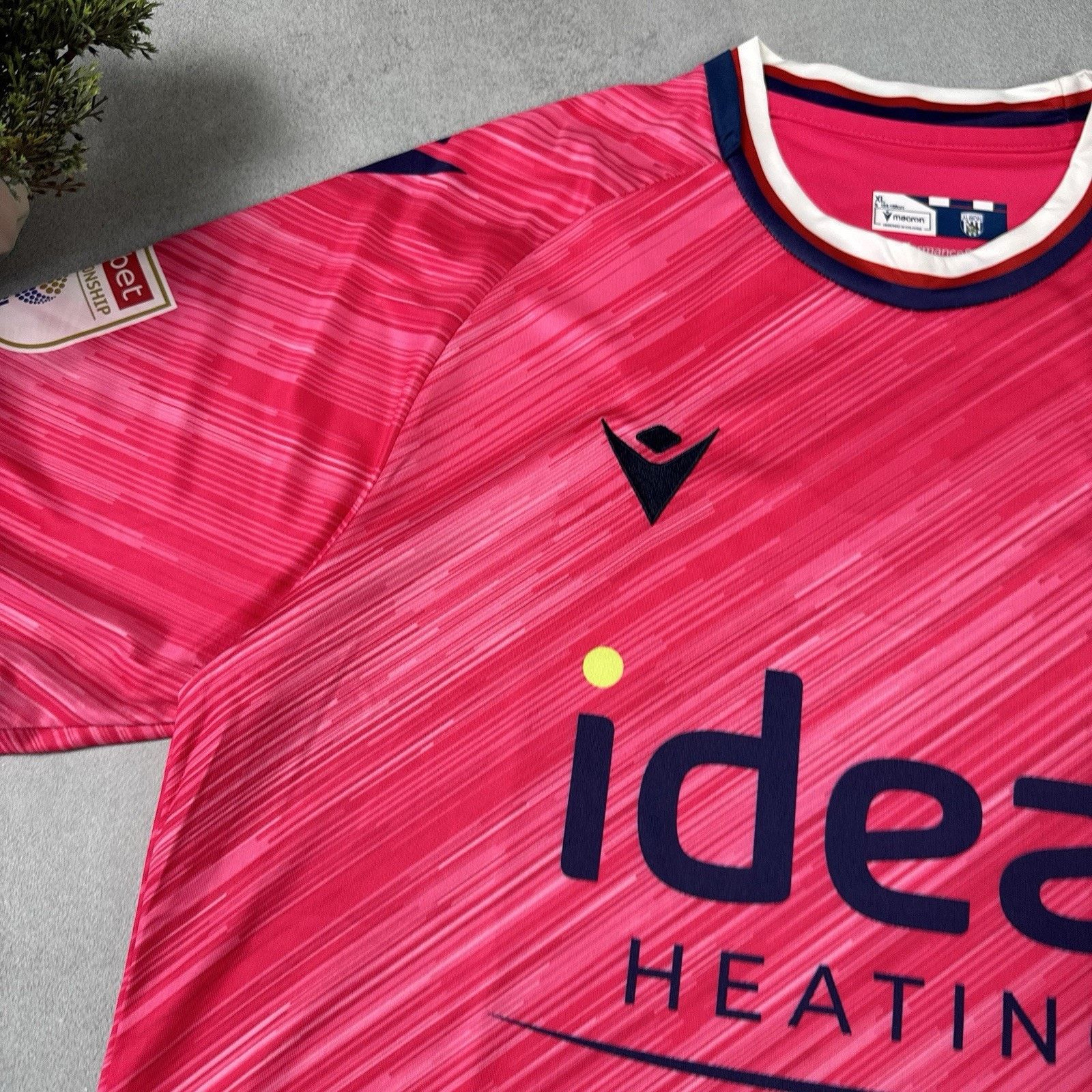 Macron West Bromwich Albion 2025-2026 Pink Soccer Jersey Size XL Size US XL / EU 56 / 4 - 7 Thumbnail