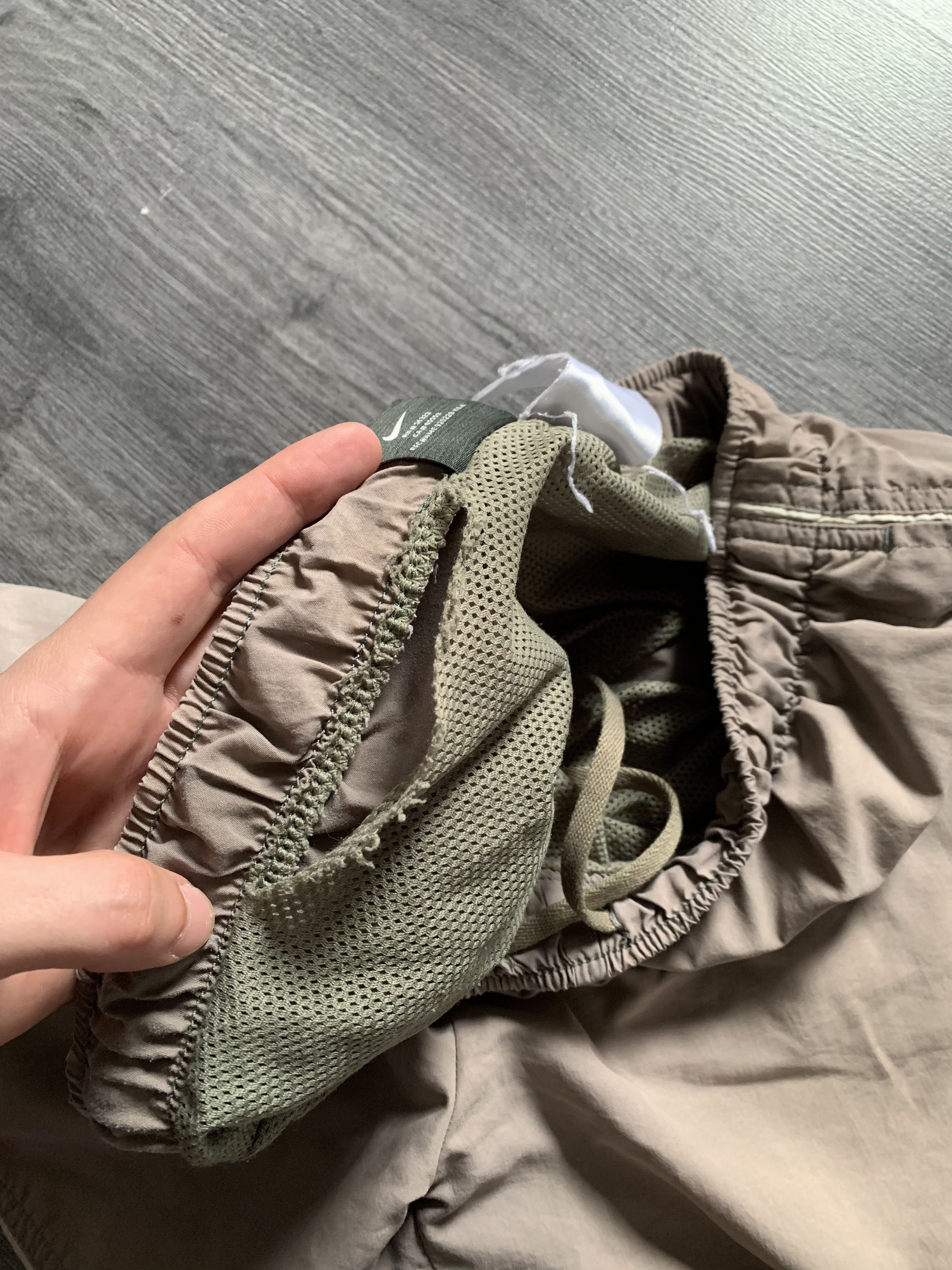 Nike Vintge Nike Mini Swoosh Sportwear Shorts Y2K Size US 30 / EU 46 - 6 Thumbnail