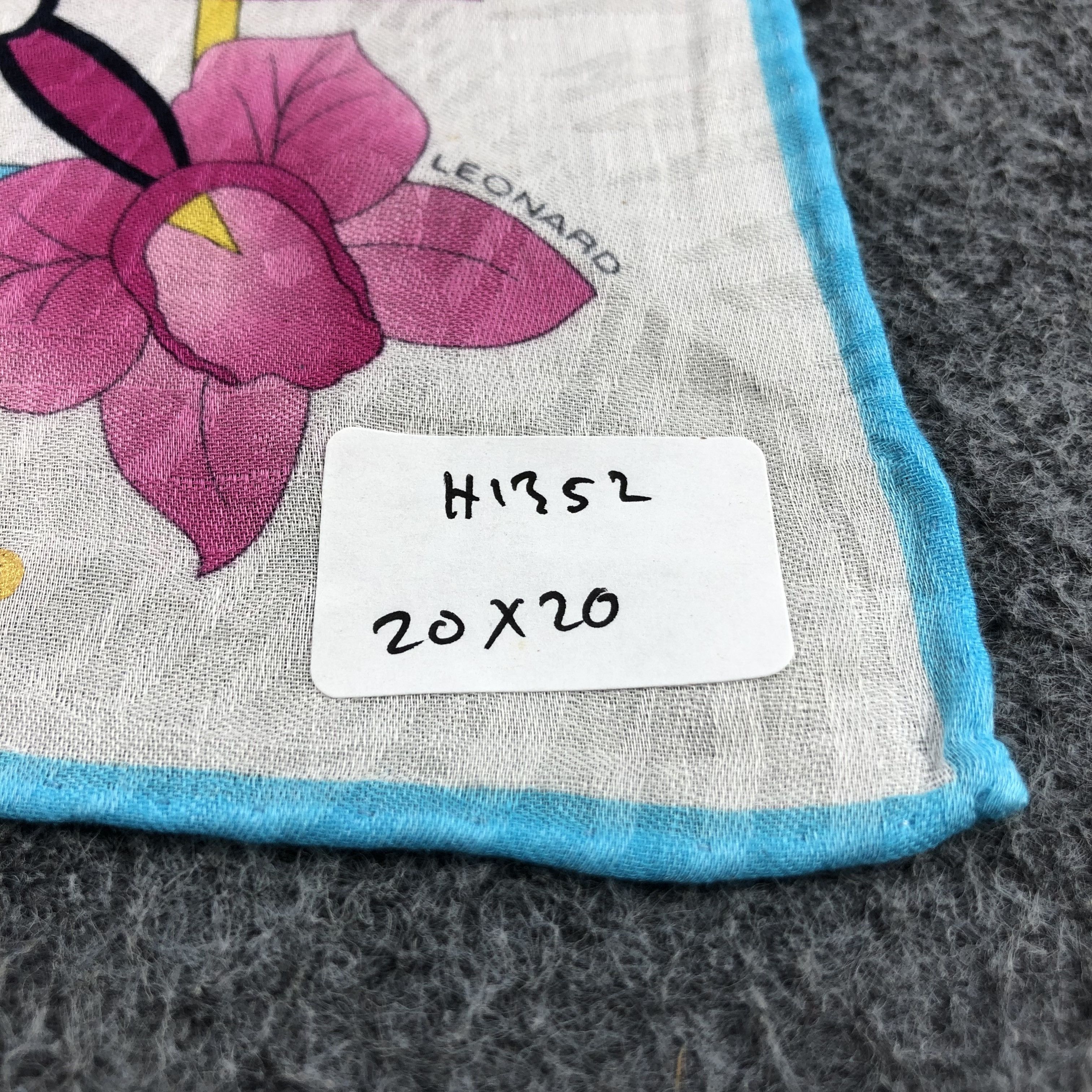 Leonard Paris Leonard Handkerchief Neckerchief Bandana H1352 Size ONE SIZE - 9 Thumbnail