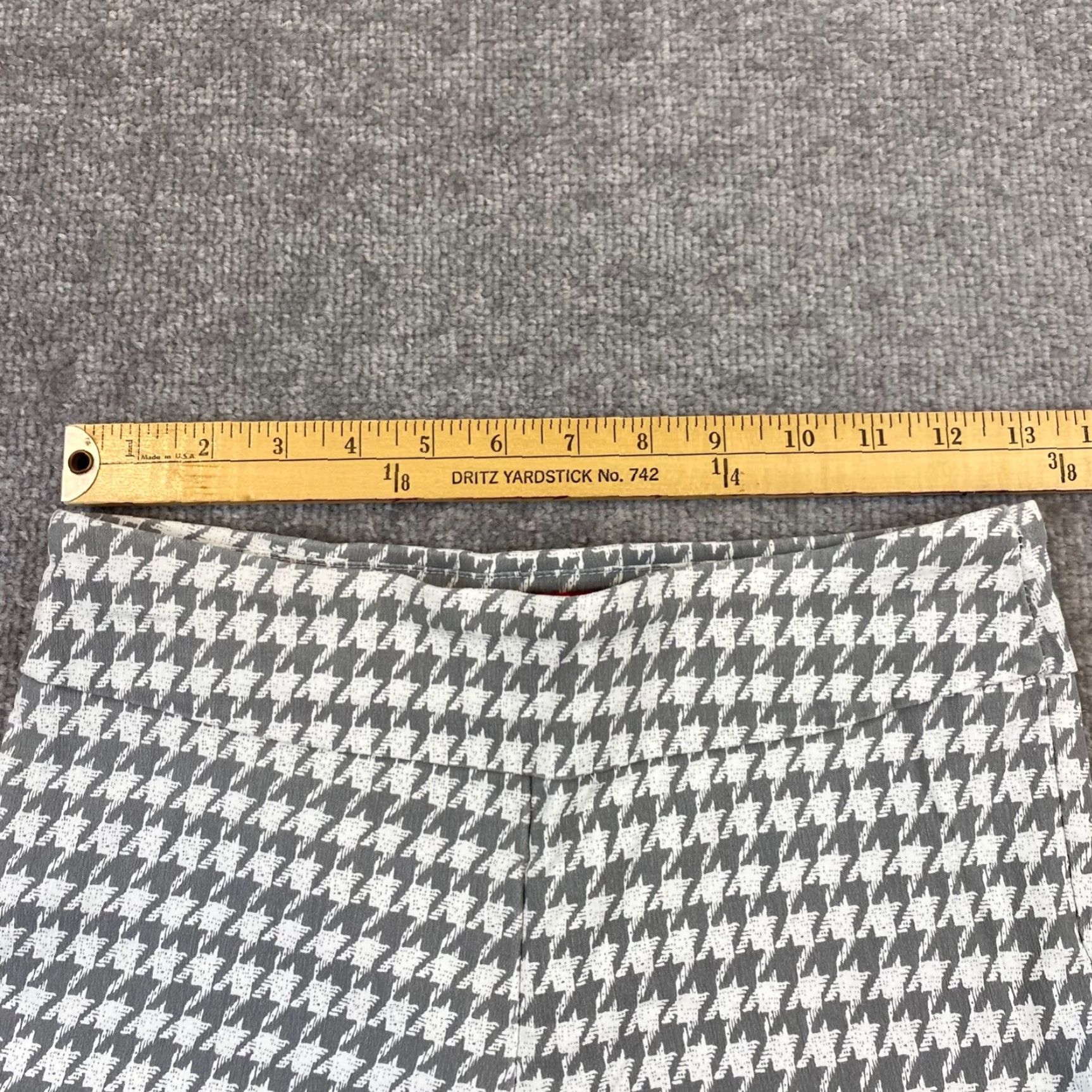 Vintage **Geometric Tapered Stretch Pants Women's 6 White Gray USA** User: **Geometric Tapered Stretch Women's Pants Size 6 White Gray USA** Size 28" / US 6 / IT 42 - 3 Thumbnail