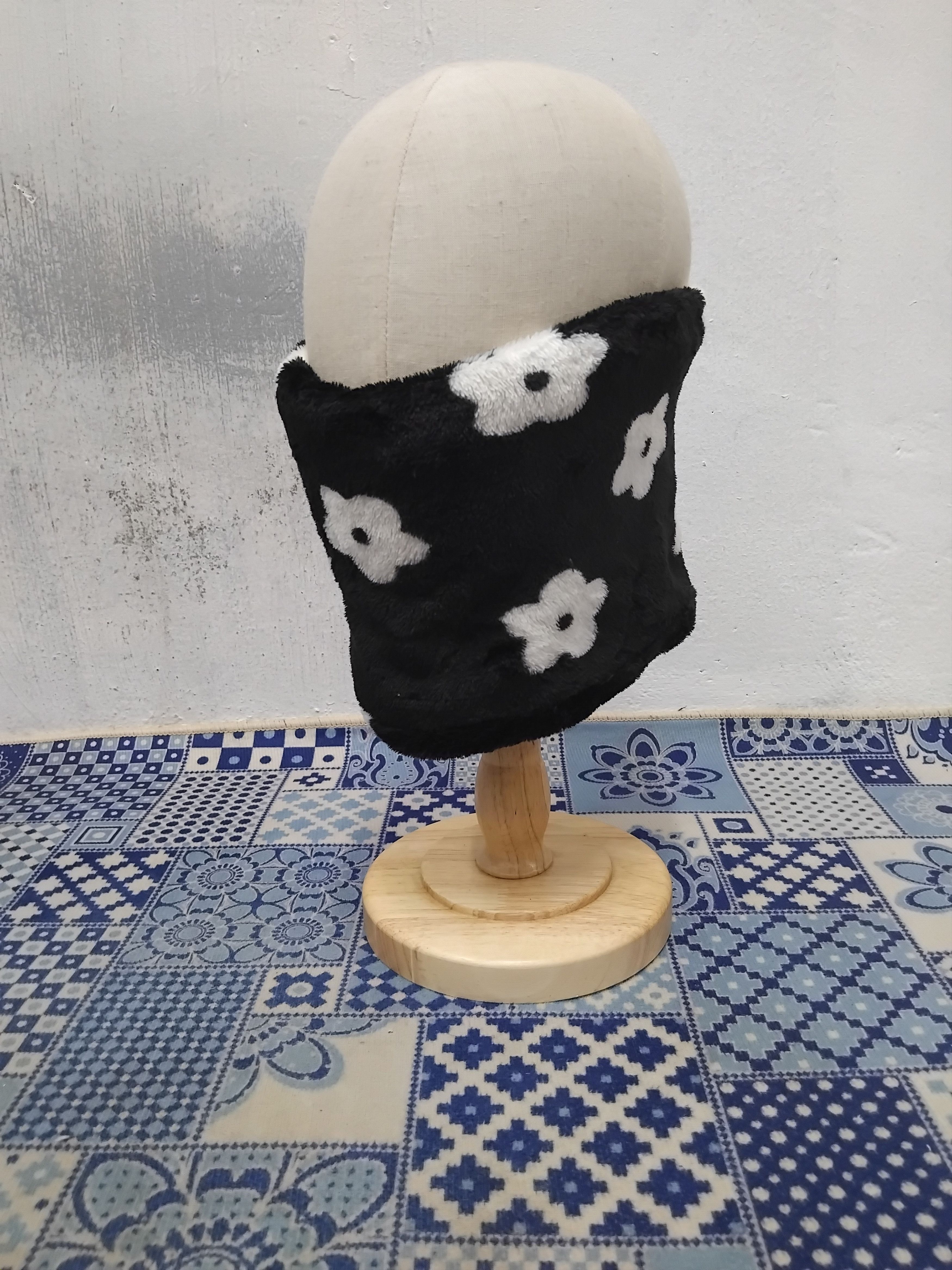 Japanese Brand 💥Flower black colour warmer neck Size ONE SIZE - 1 Thumbnail