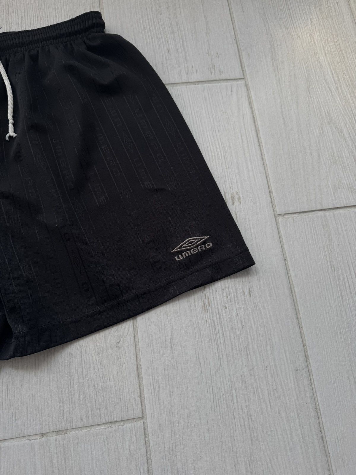 Umbro Vintage 90s Umbro Monogram Football Shorts Black Silver M Size US 32 / EU 48 - 4 Thumbnail