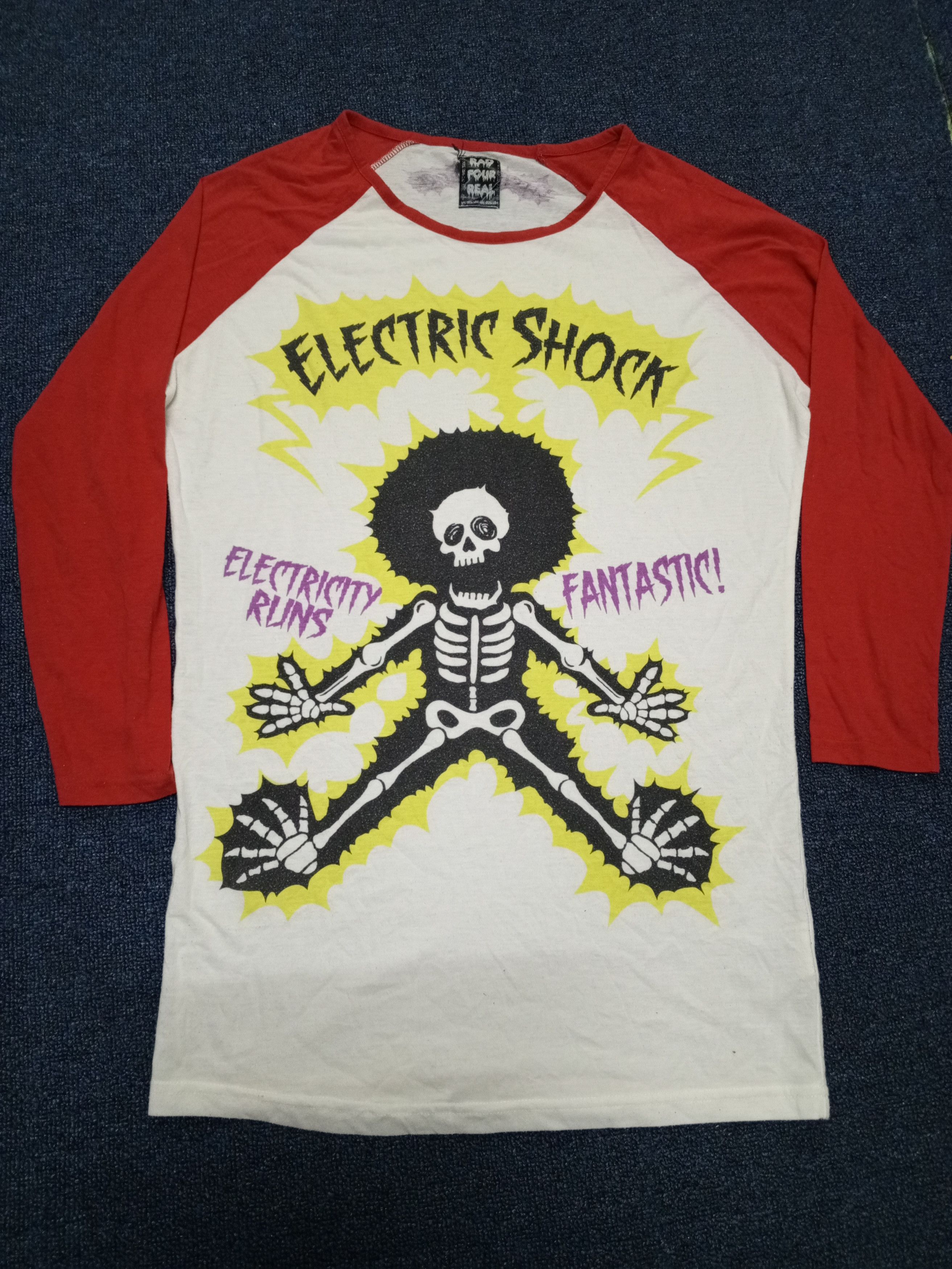 3Q ELECTRIC SHOCK SKULLS RARE