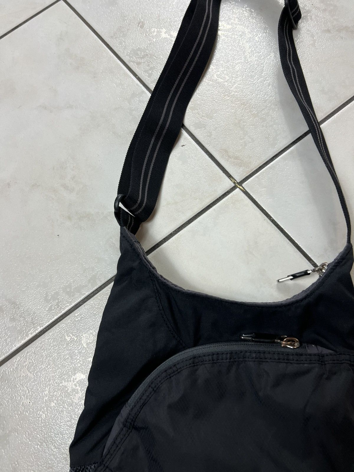 Nike Vintage Nike y2k shoulder bag crossbody drill swoosh logo Size ONE SIZE - 7 Thumbnail