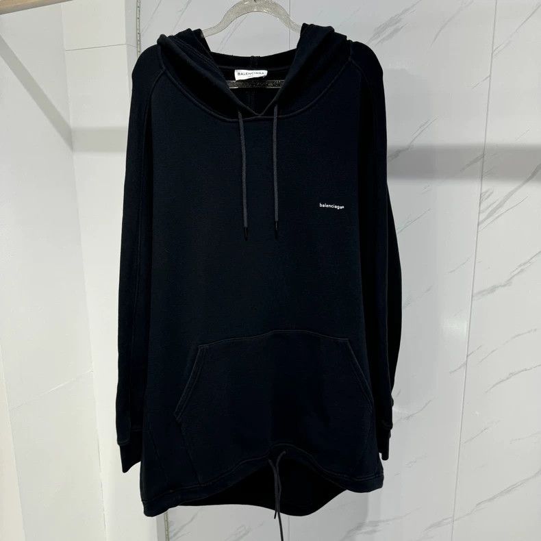 Balenciaga Balenciaga Black Small Logo Hooded Pullover Size US S / EU 44-46 / 1 - 1 Thumbnail