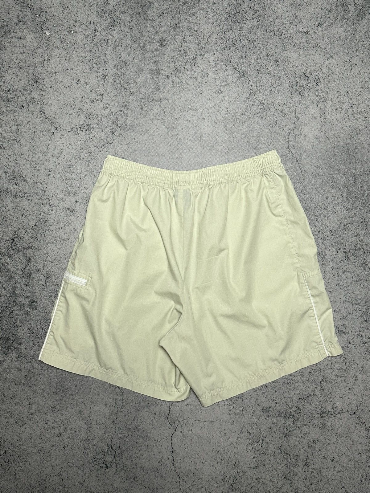 Vintage Vintage Nike Swoosh Logo Shorts Size L Y2k Size US 32 / EU 48 - 4 Thumbnail