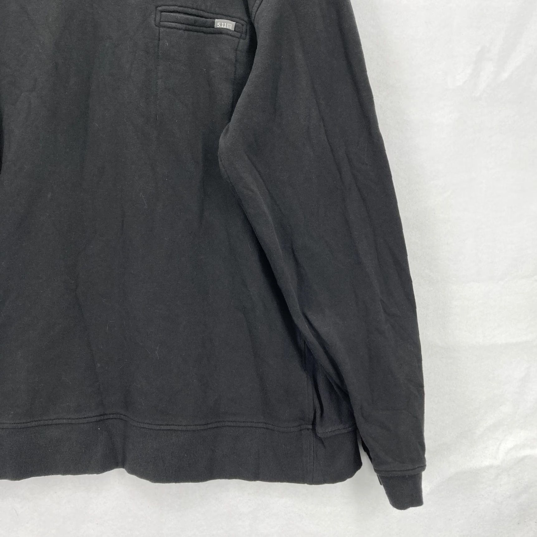 Vintage VINTAGE 5.11 Tactical Sweatshirt Mens 2XL Black Crewneck Fleece Chest Zip Pocket Logo Size US XXL / EU 58 / 5 - 3 Thumbnail