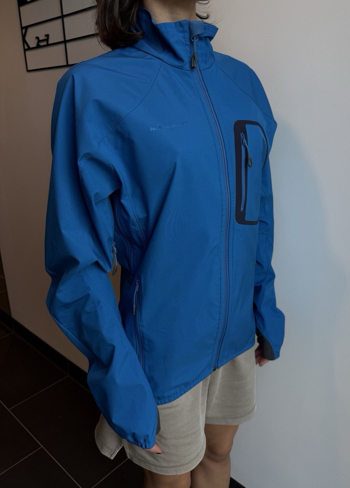 Mammut MAMMUT Drytech Premium Softshell Hooded Jacket Womens Hiking Size S / US 4 / IT 40 - 4 Thumbnail